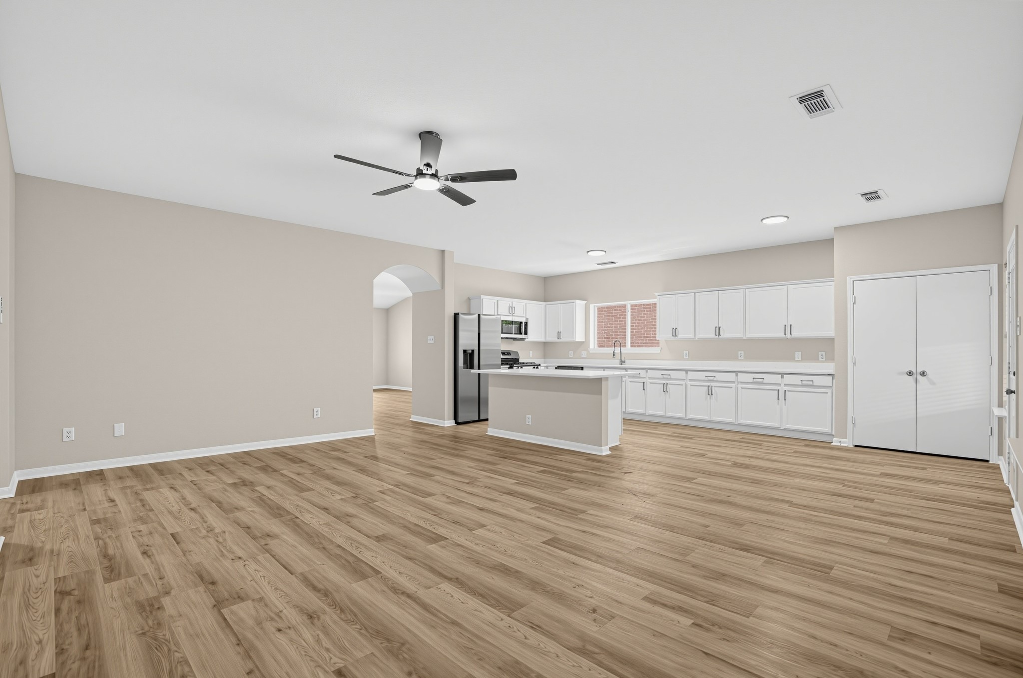 1318 Chalk Rock Drive Property Photo 5