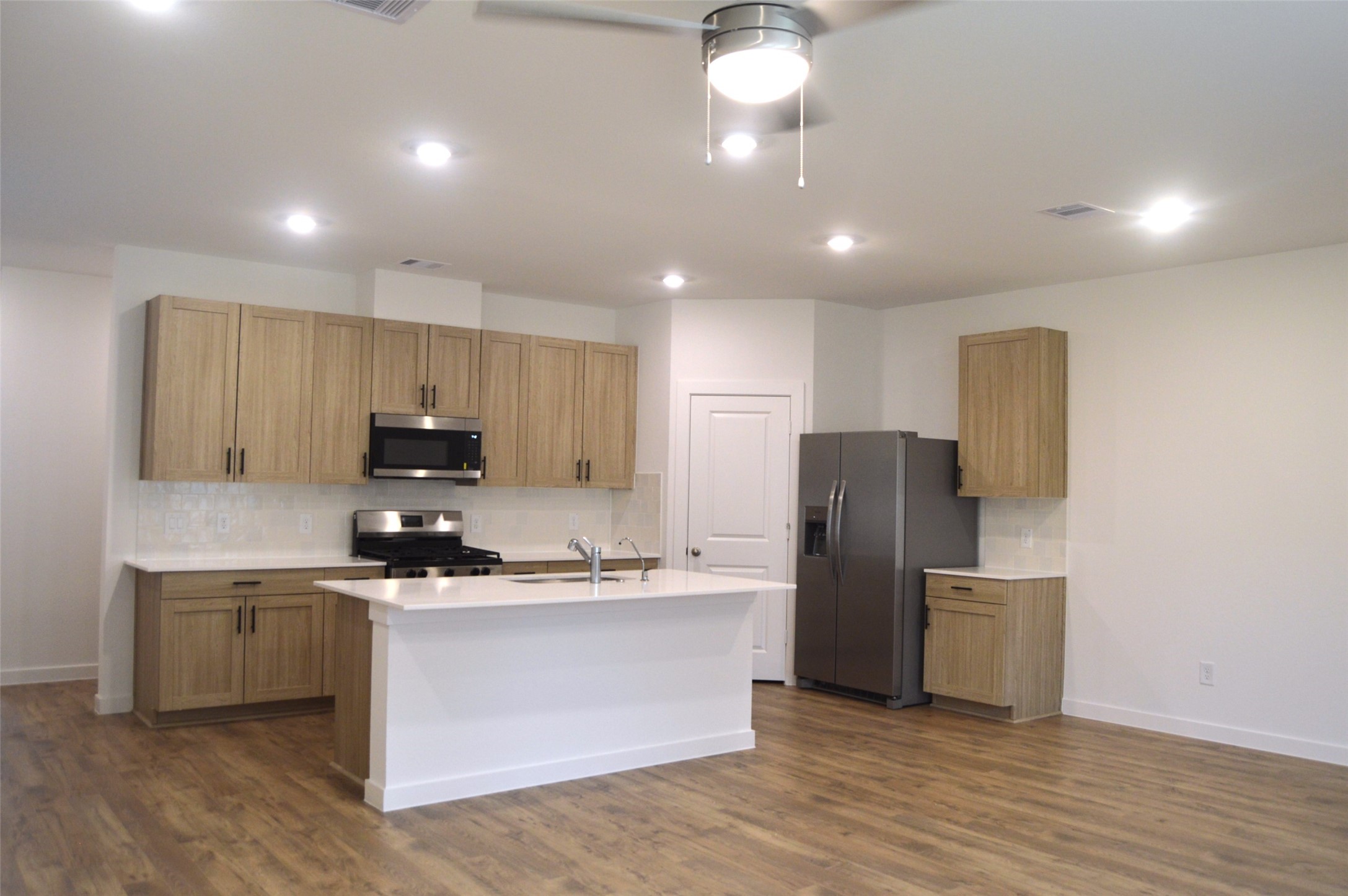 3543 Lovebird Lane Property Photo 3