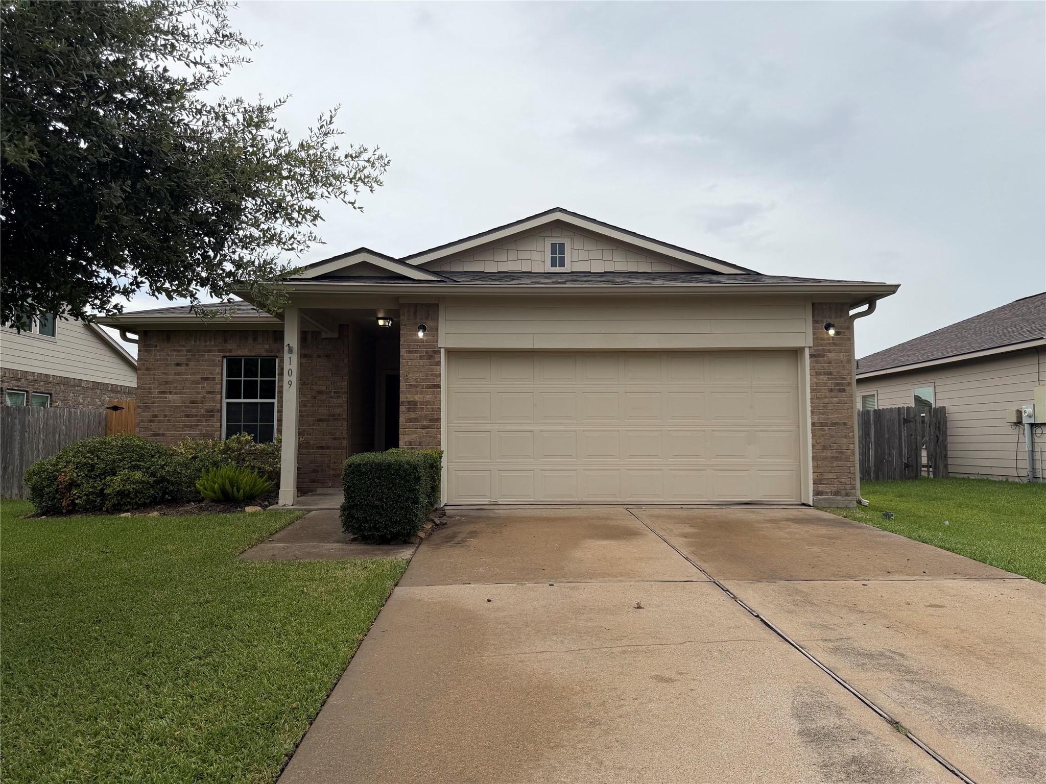 109 Mustang Stampede Drive Property Photo 18