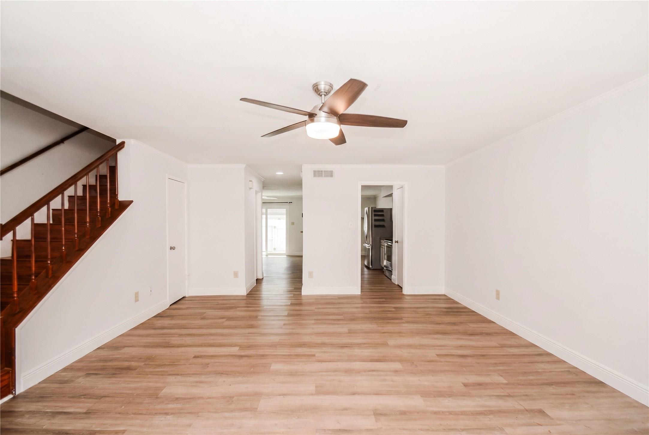 8511 Ariel Street Property Photo 2