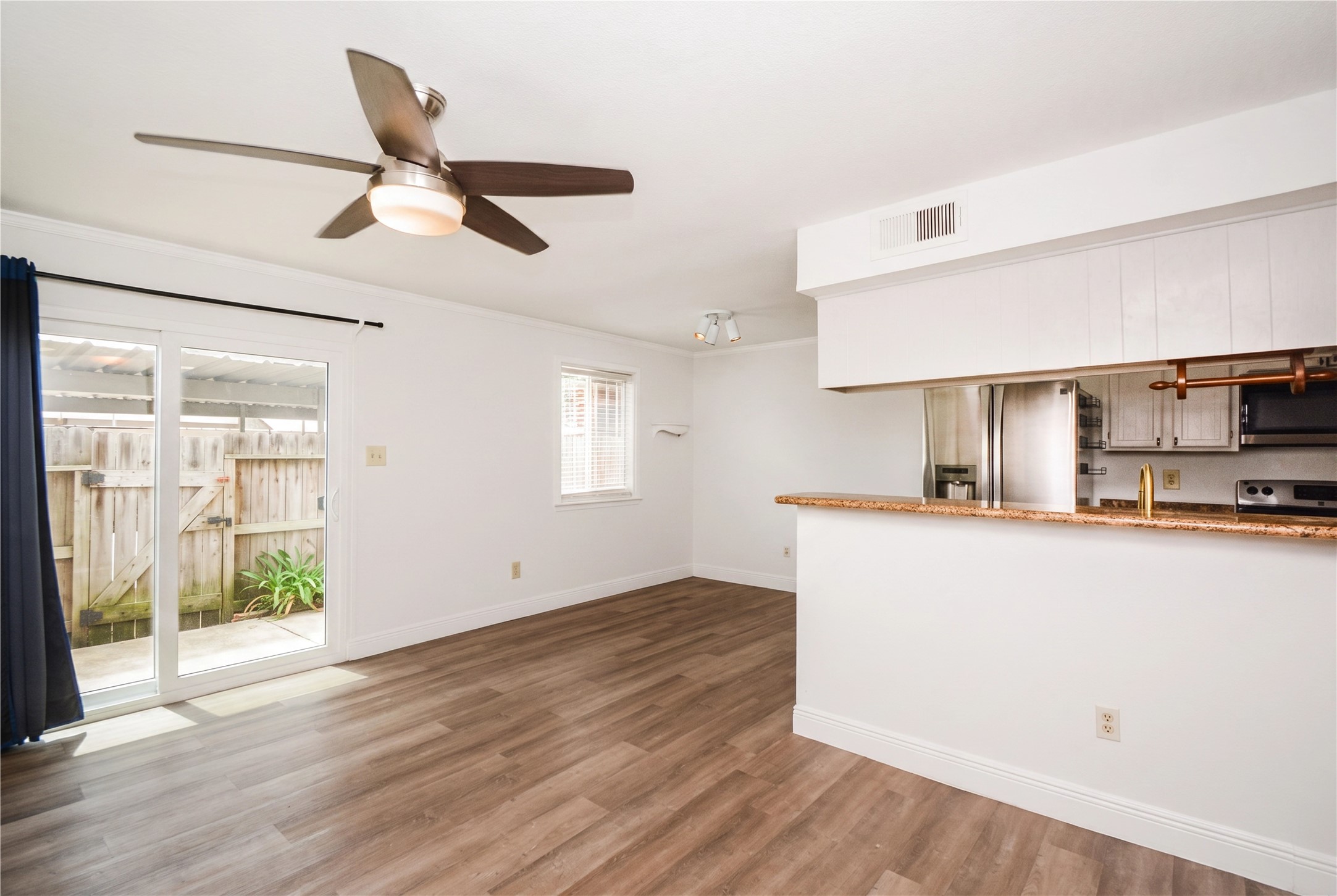 8511 Ariel Street Property Photo 6