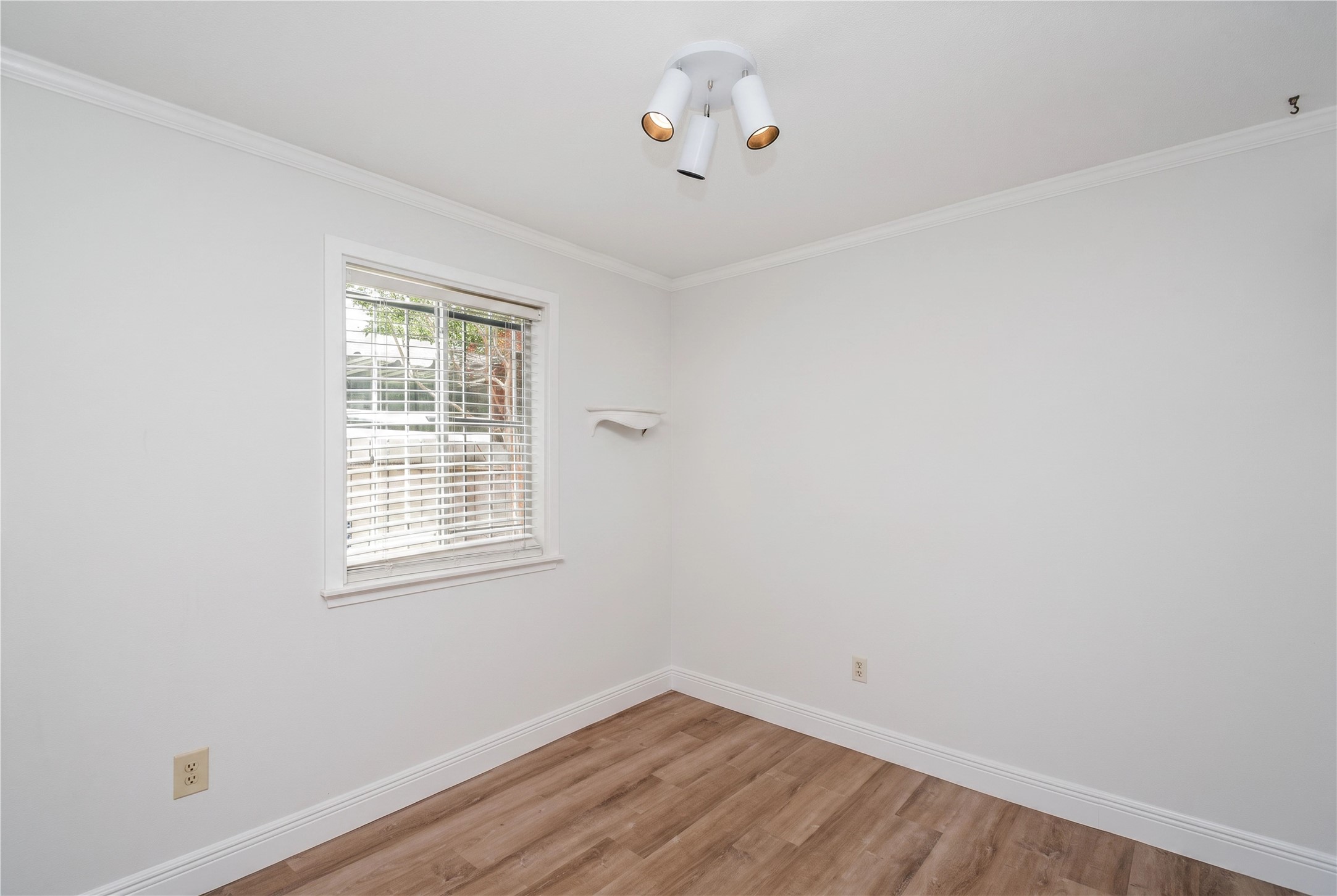 8511 Ariel Street Property Photo 7