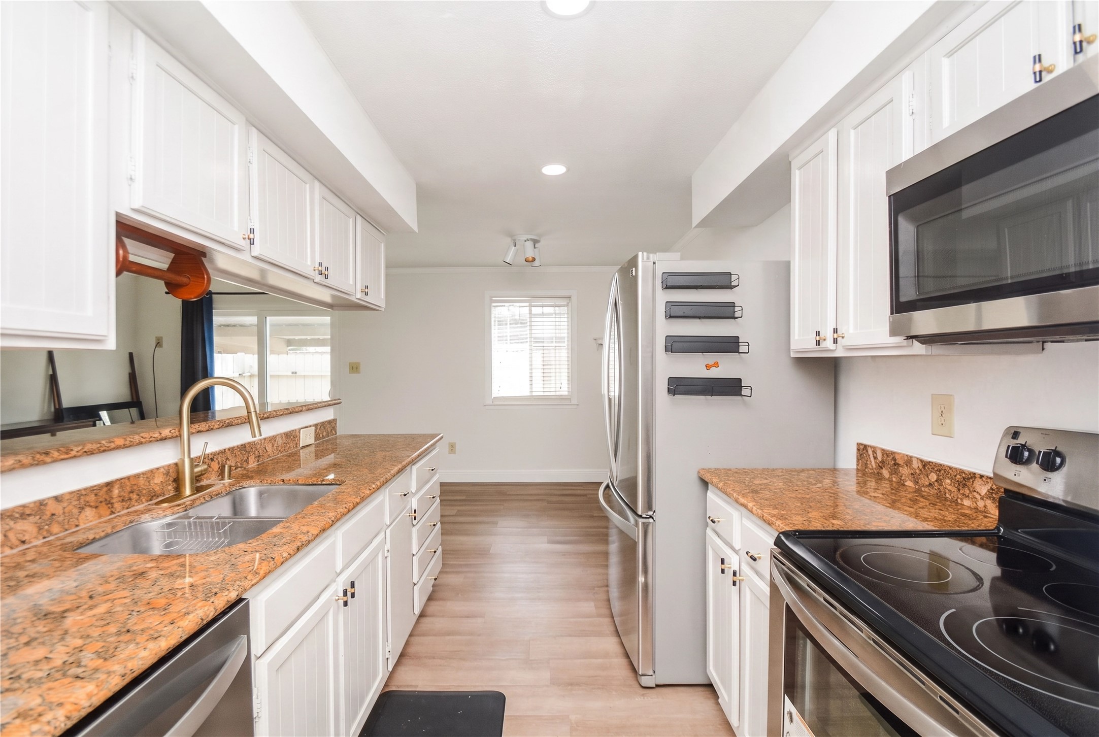 8511 Ariel Street Property Photo 10