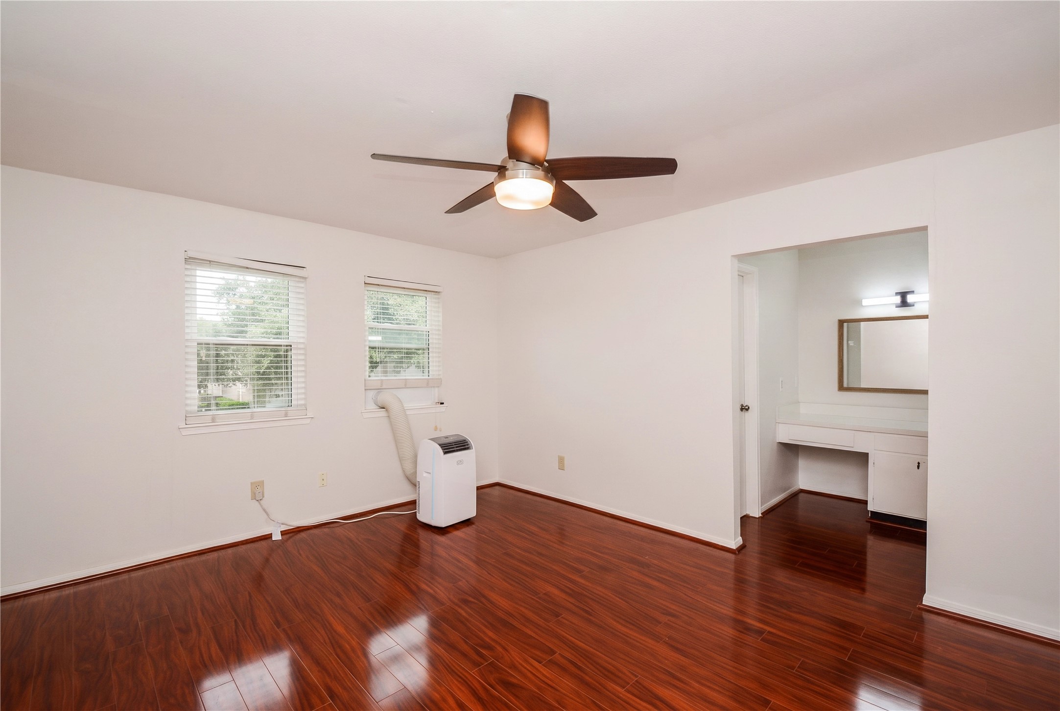 8511 Ariel Street Property Photo 12