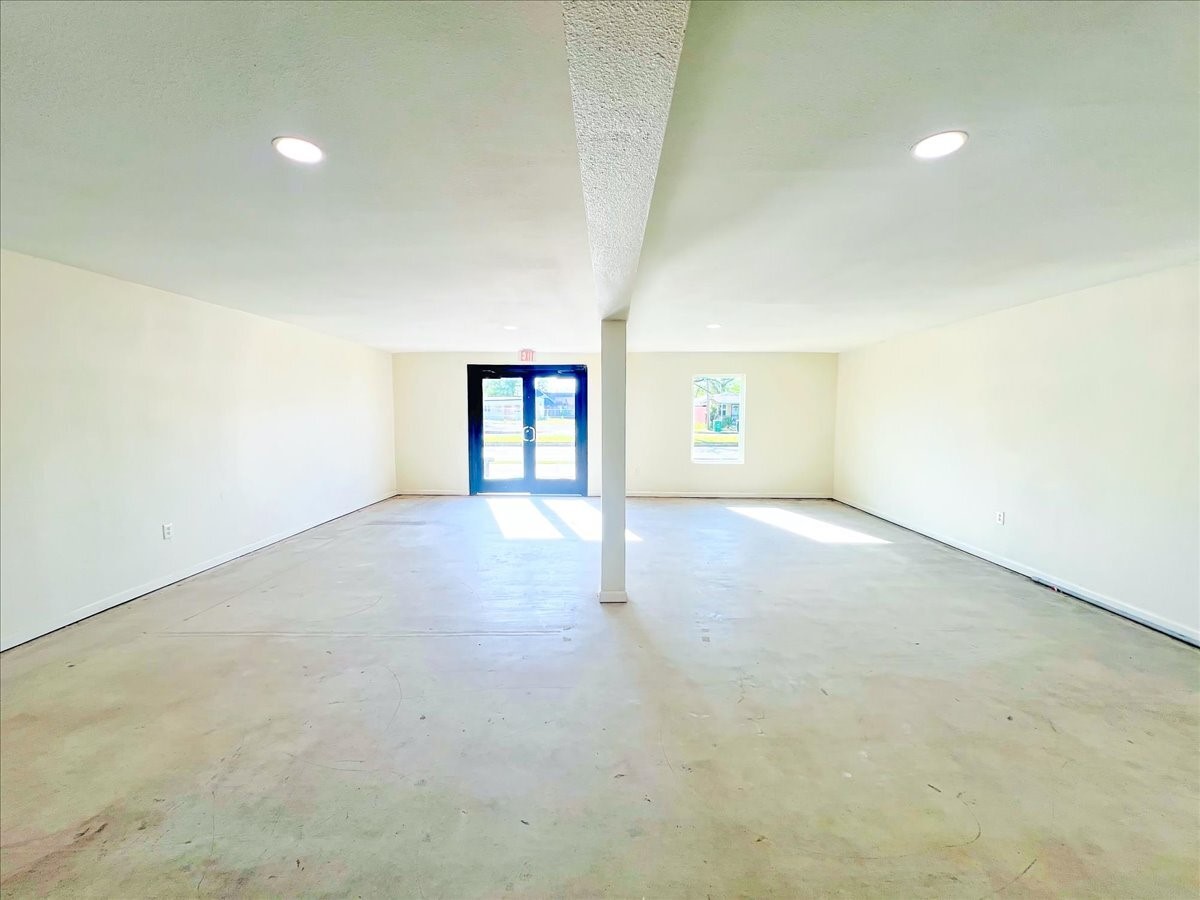 7704 Irvington Boulevard Property Photo 9