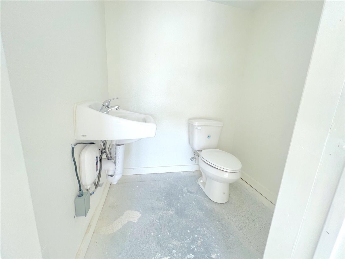 7704 Irvington Boulevard Property Photo 10