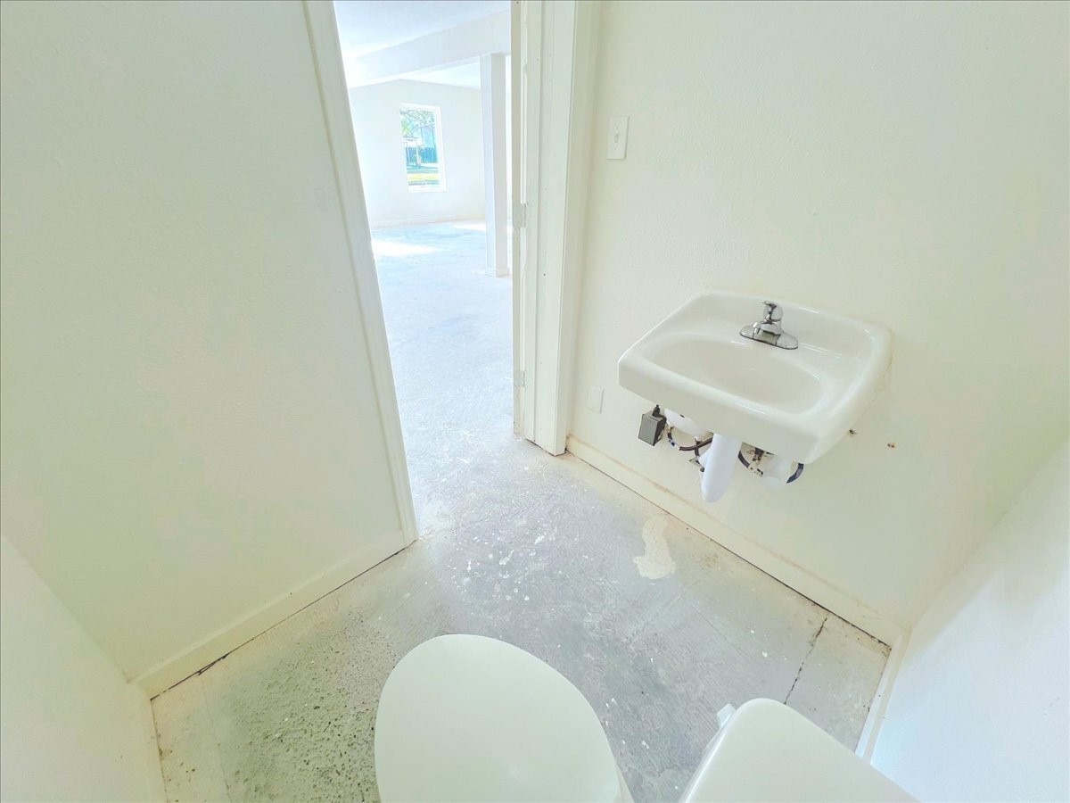 7704 Irvington Boulevard Property Photo 11