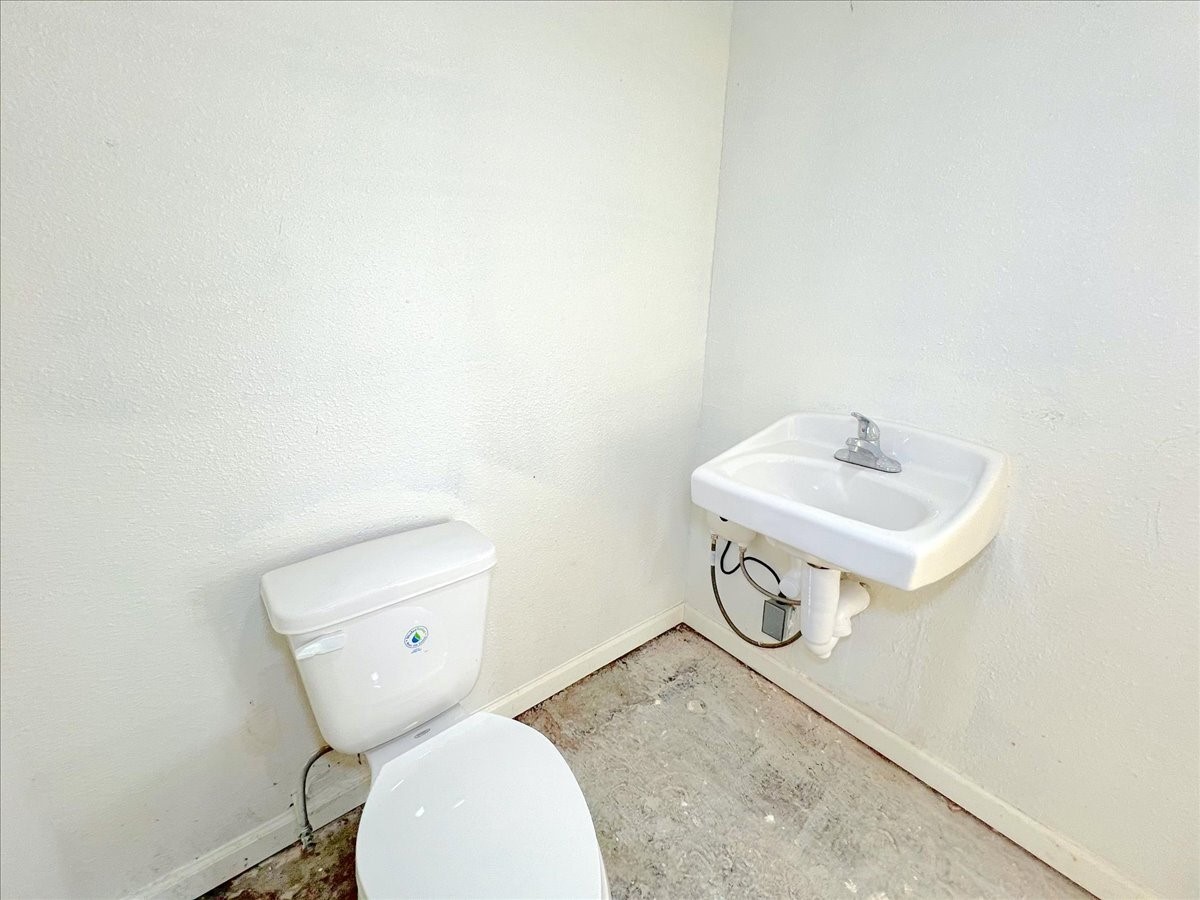 7704 Irvington Boulevard Property Photo 17