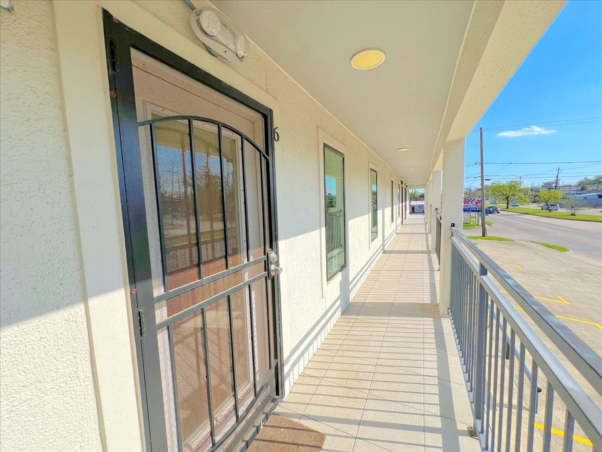 7704 Irvington Boulevard Property Photo 25