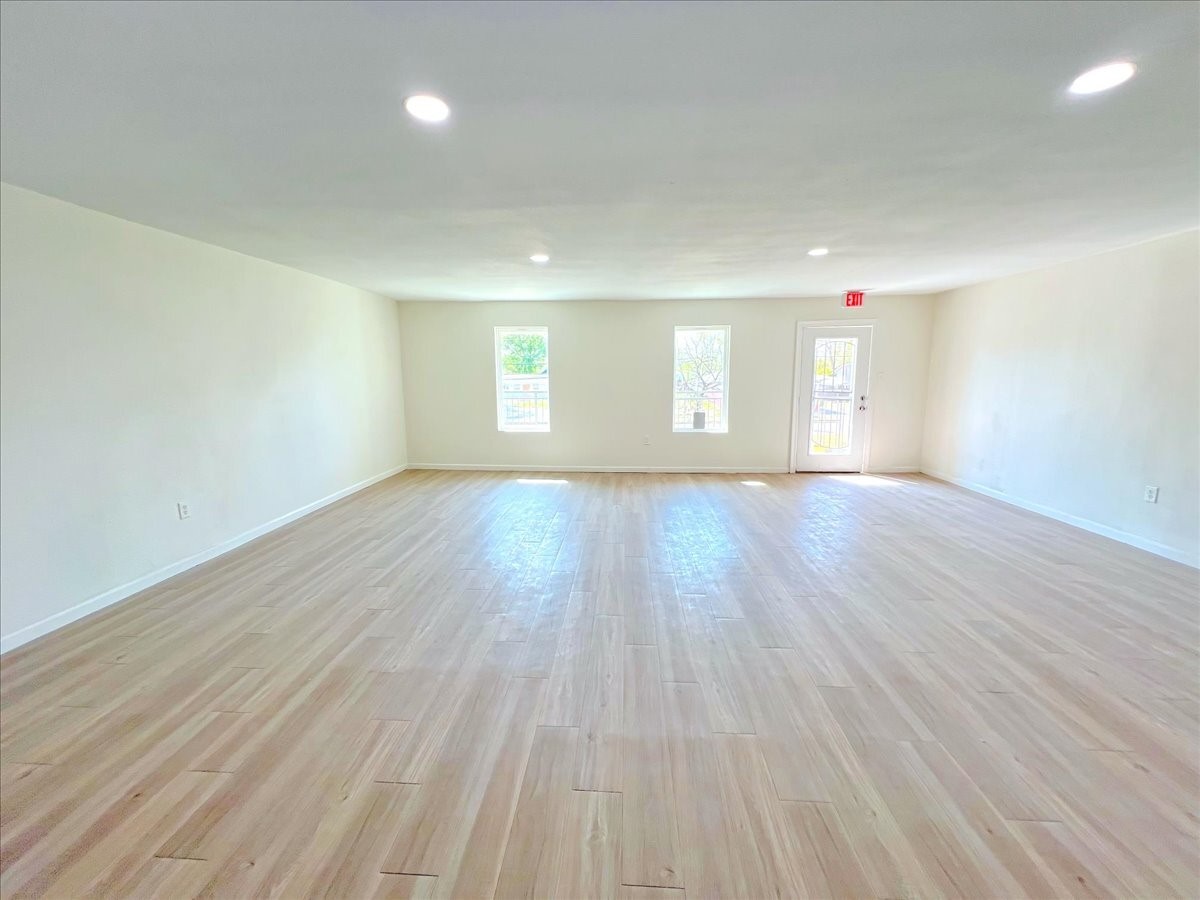 7704 Irvington Boulevard Property Photo 28