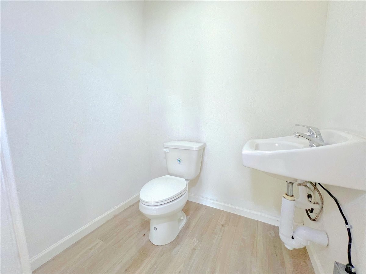 7704 Irvington Boulevard Property Photo 30