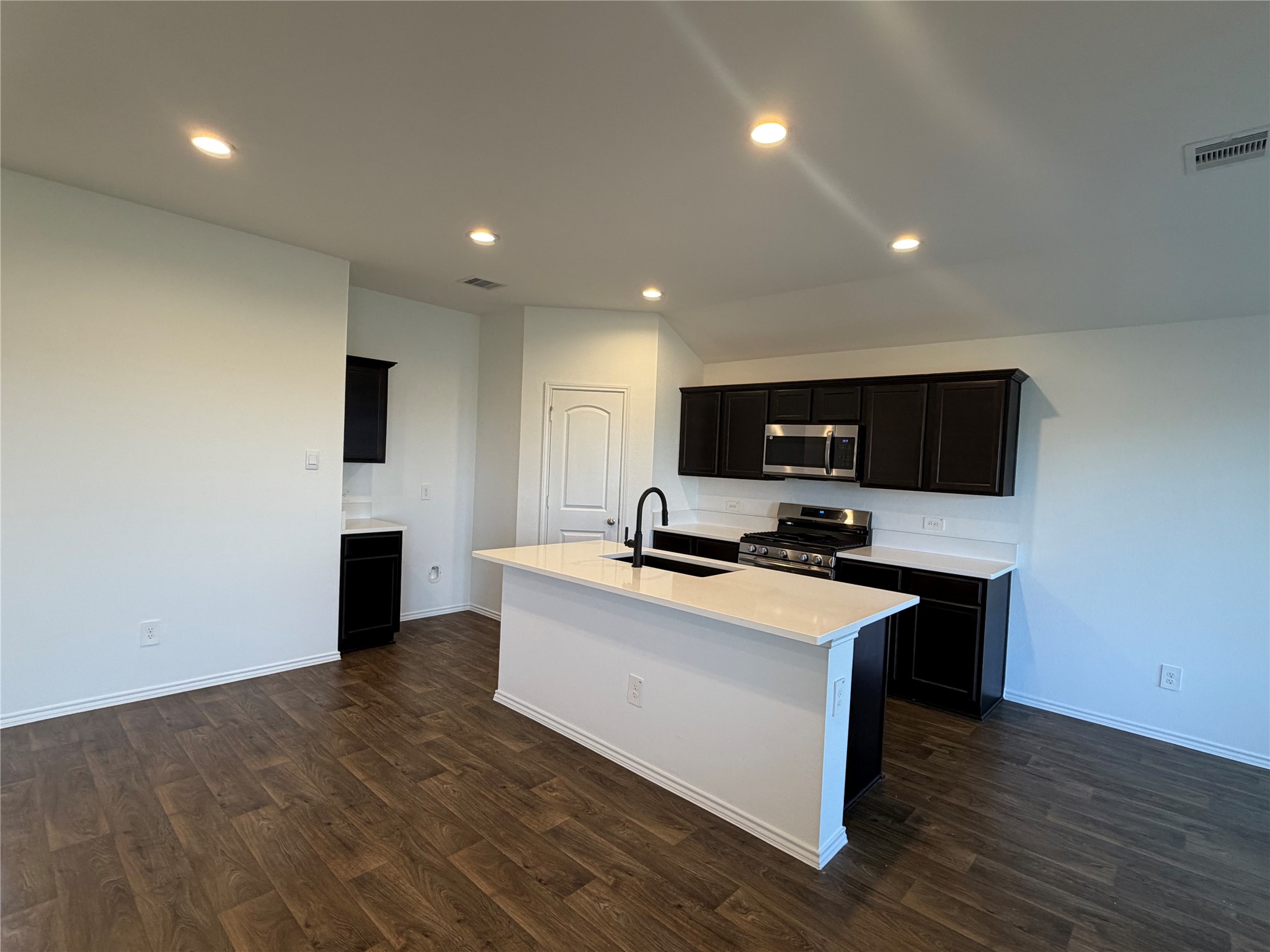 5231 Cherry Tallow Trail Property Photo 4