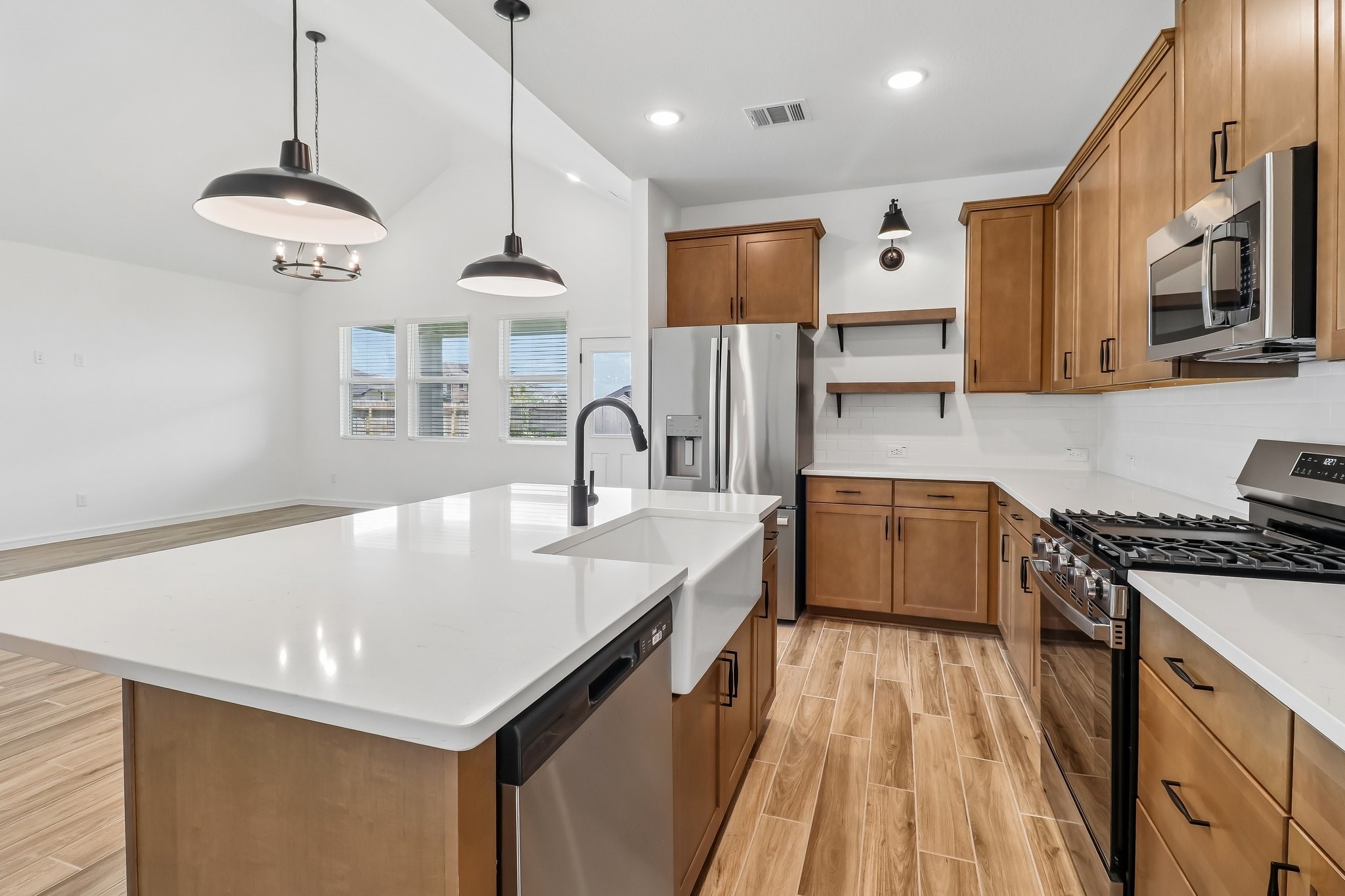 510 Barnier Street Property Photo 8