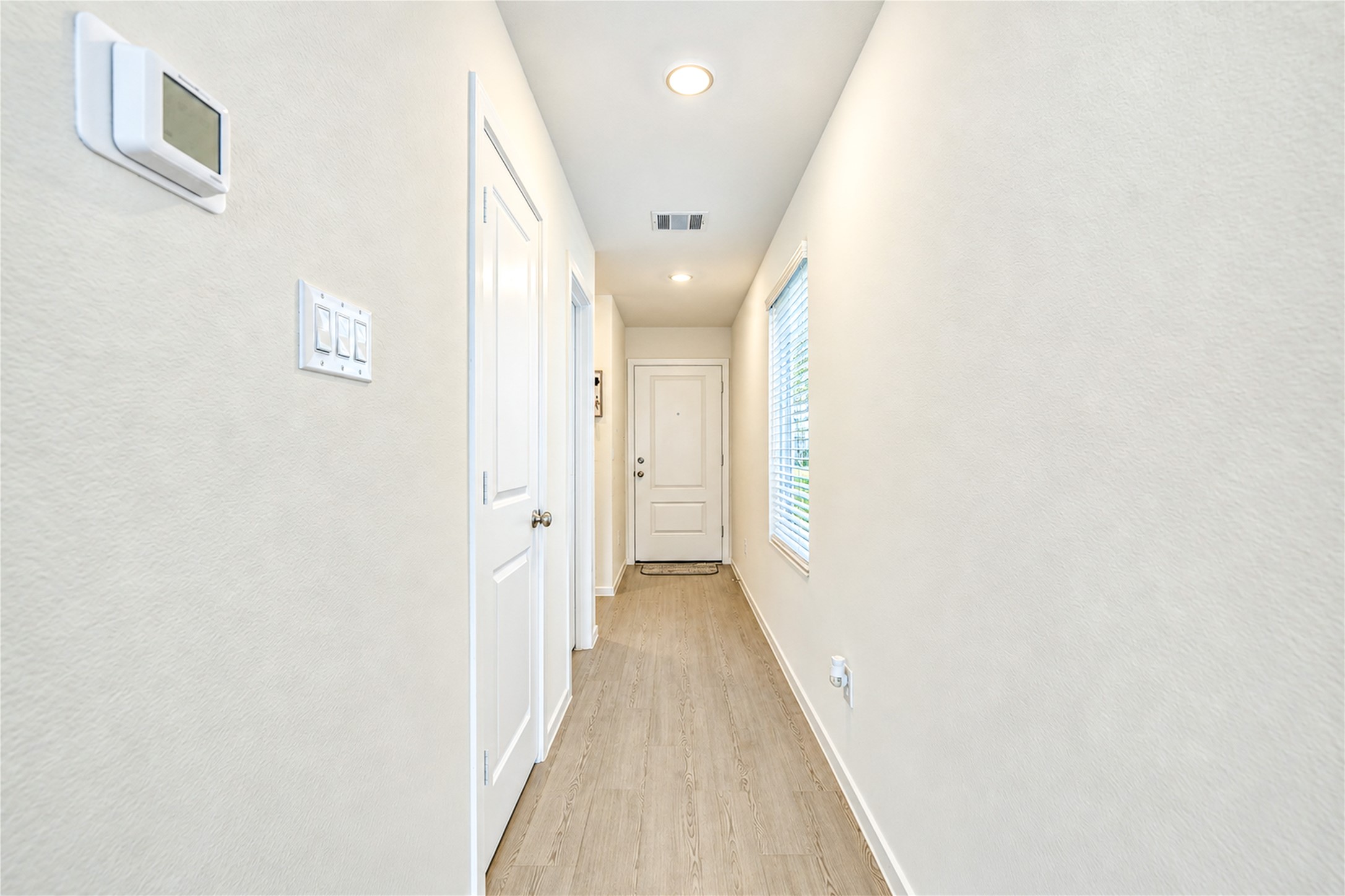 910 Pertuso Ln Property Photo 7