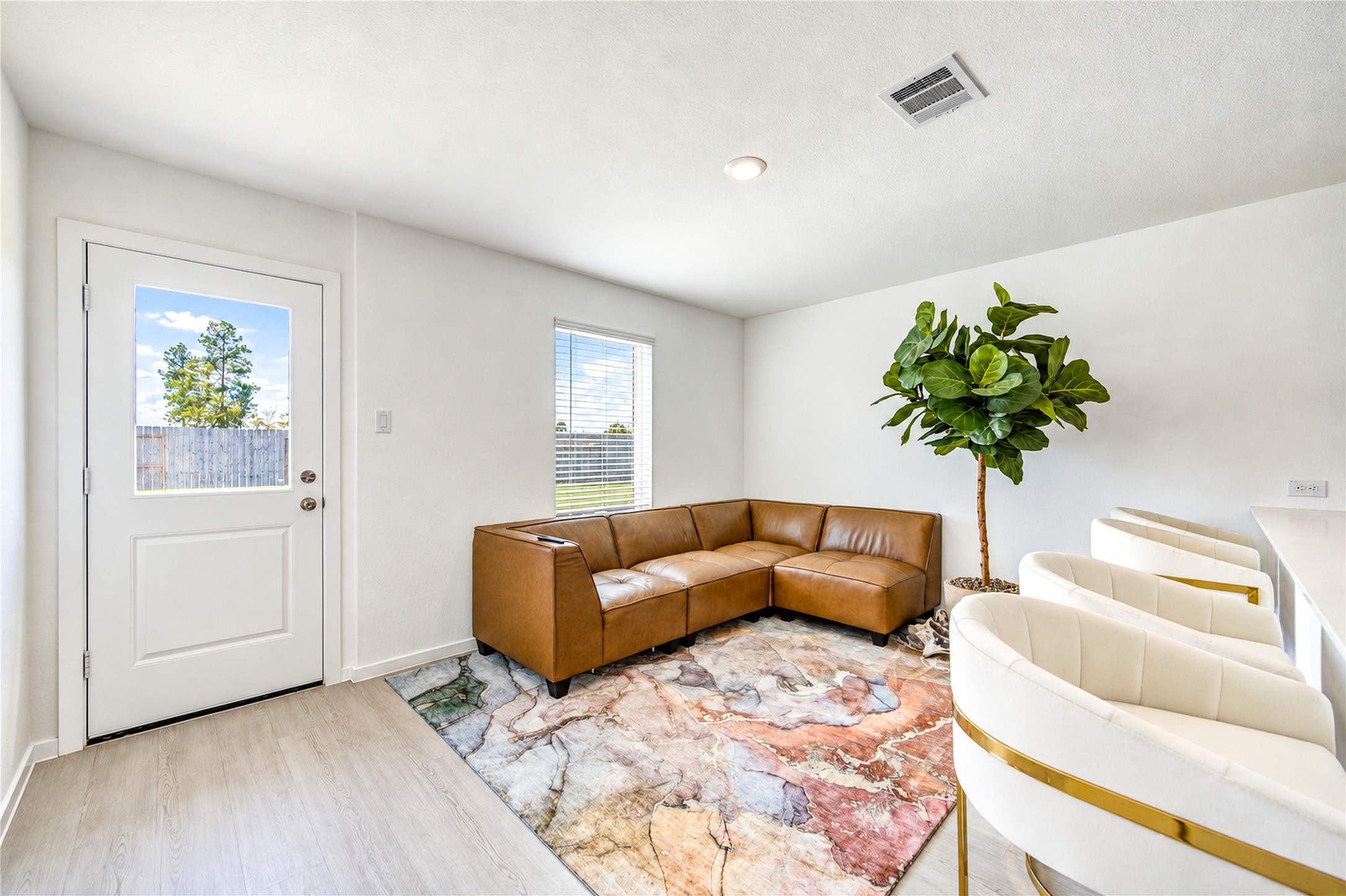 910 Pertuso Ln Property Photo 15