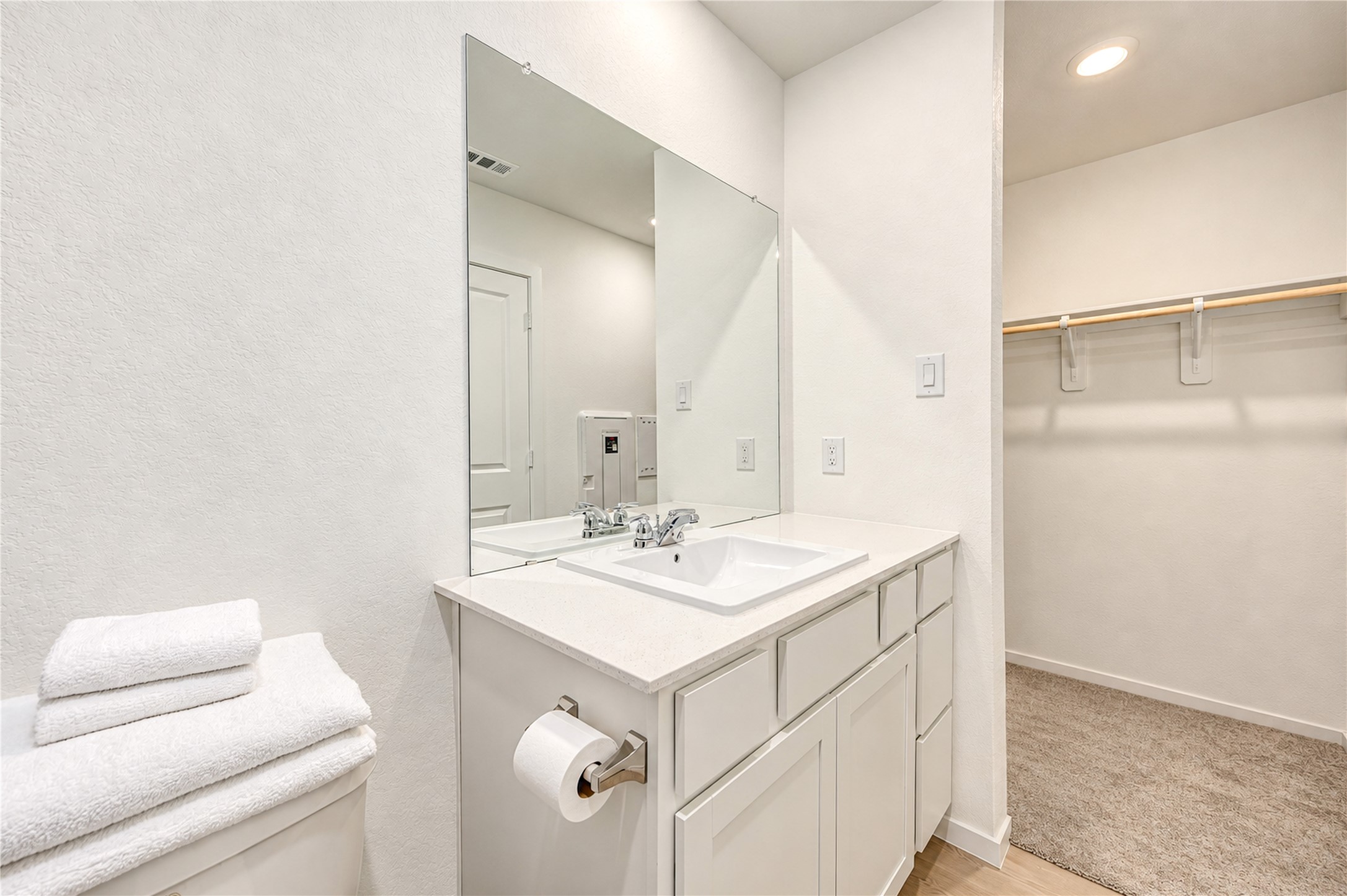 910 Pertuso Ln Property Photo 16
