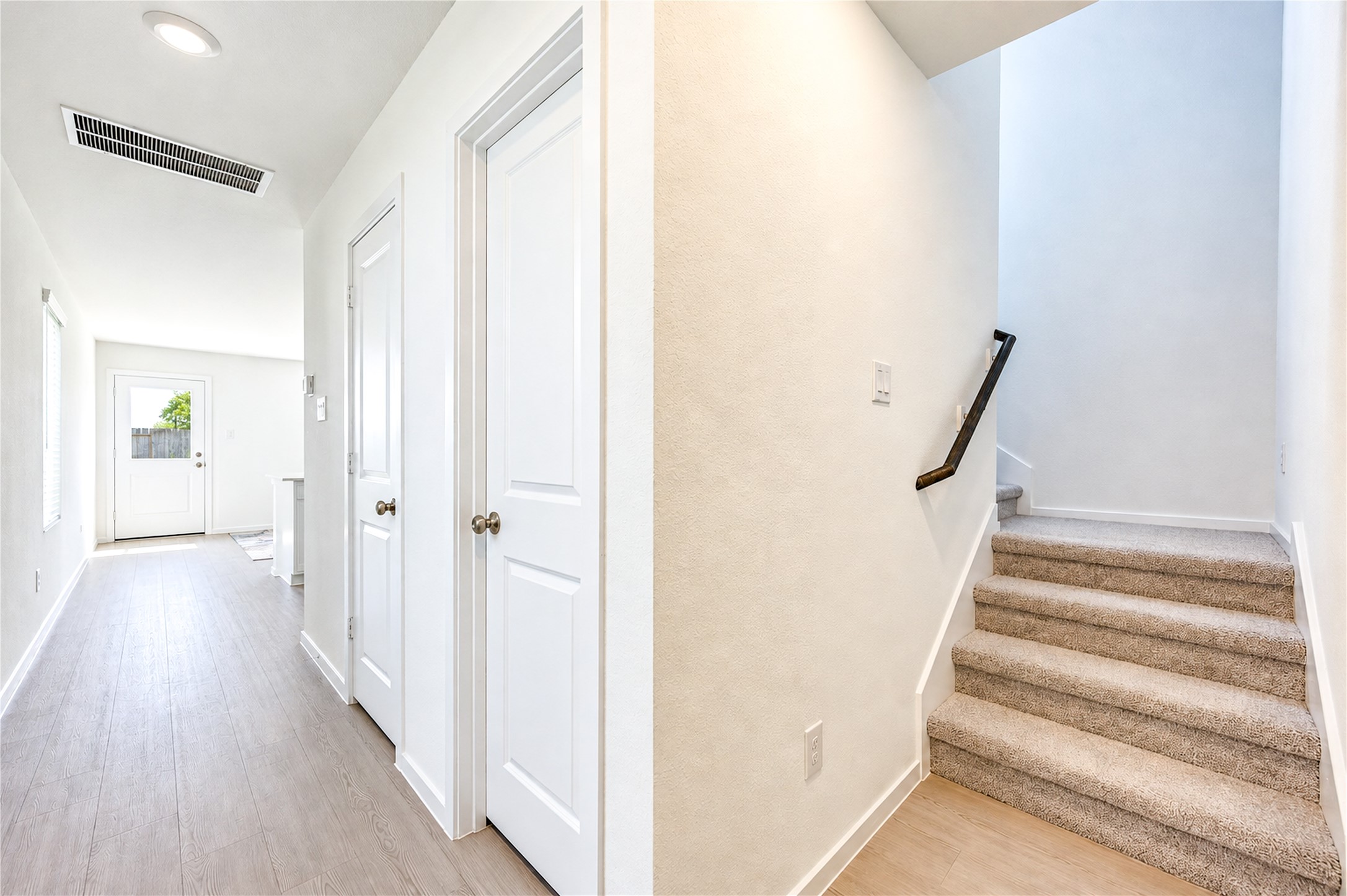 910 Pertuso Ln Property Photo 17