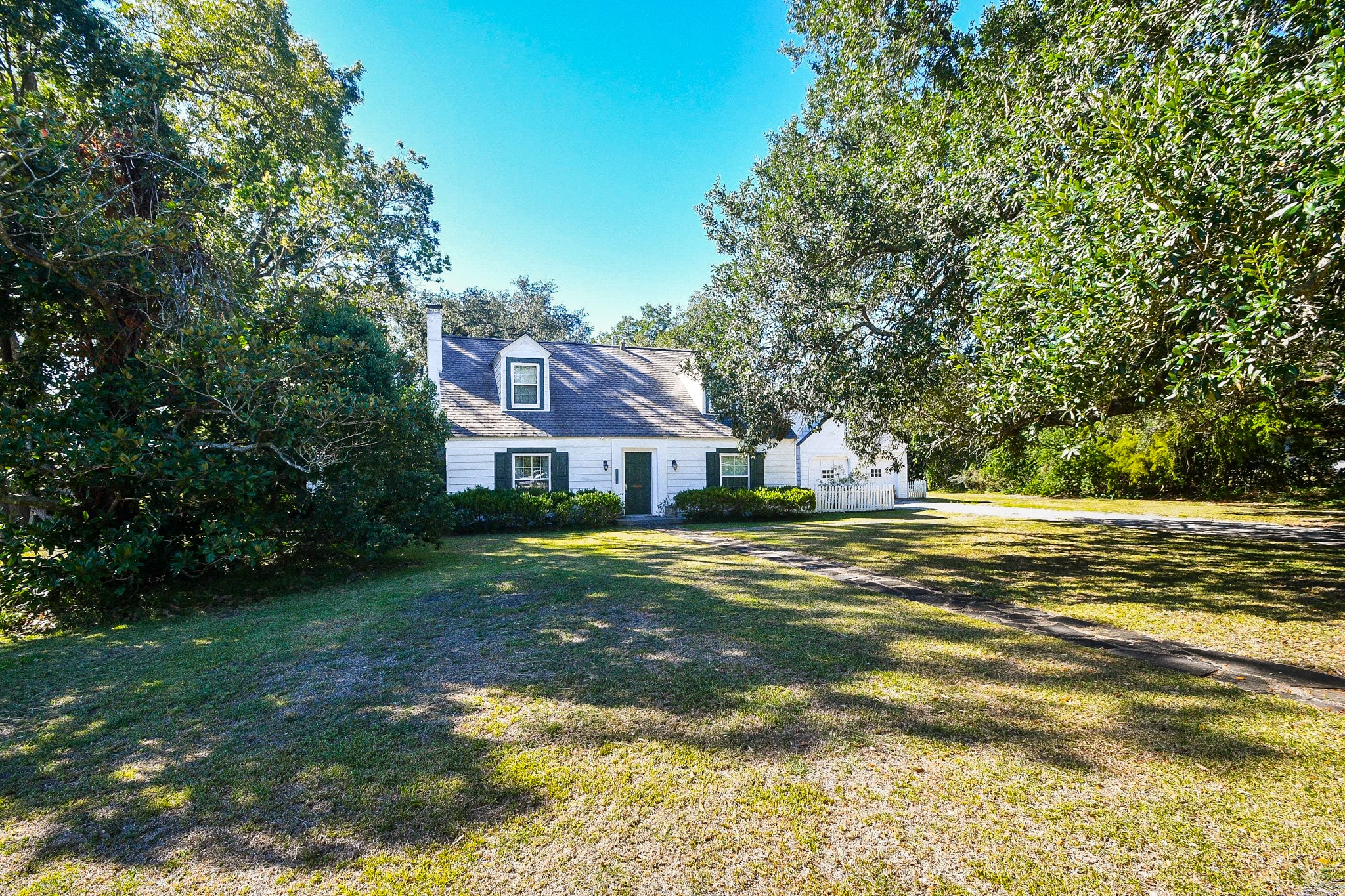 1118 E Cedar Street Property Photo 2