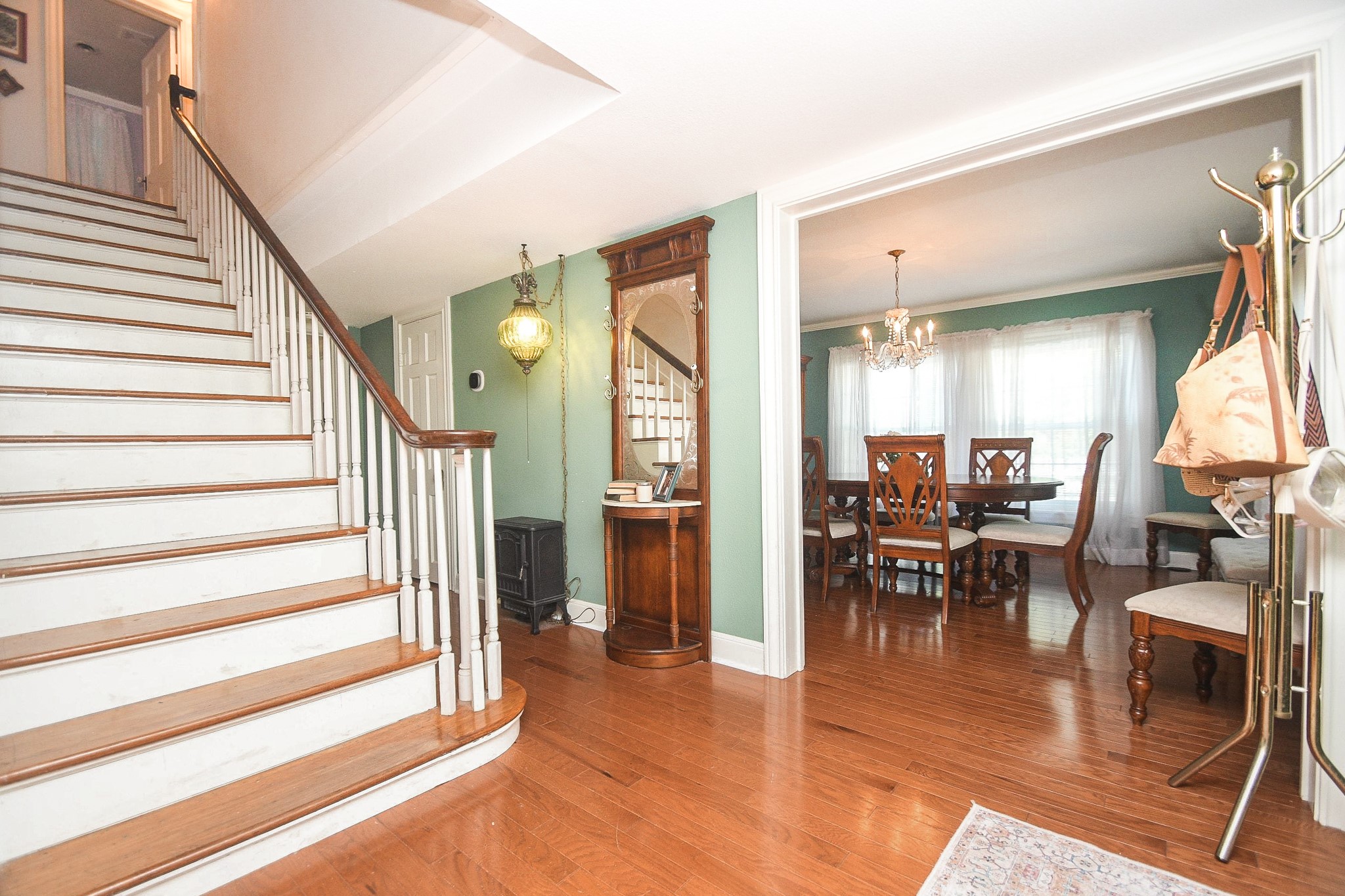 1118 E Cedar Street Property Photo 4