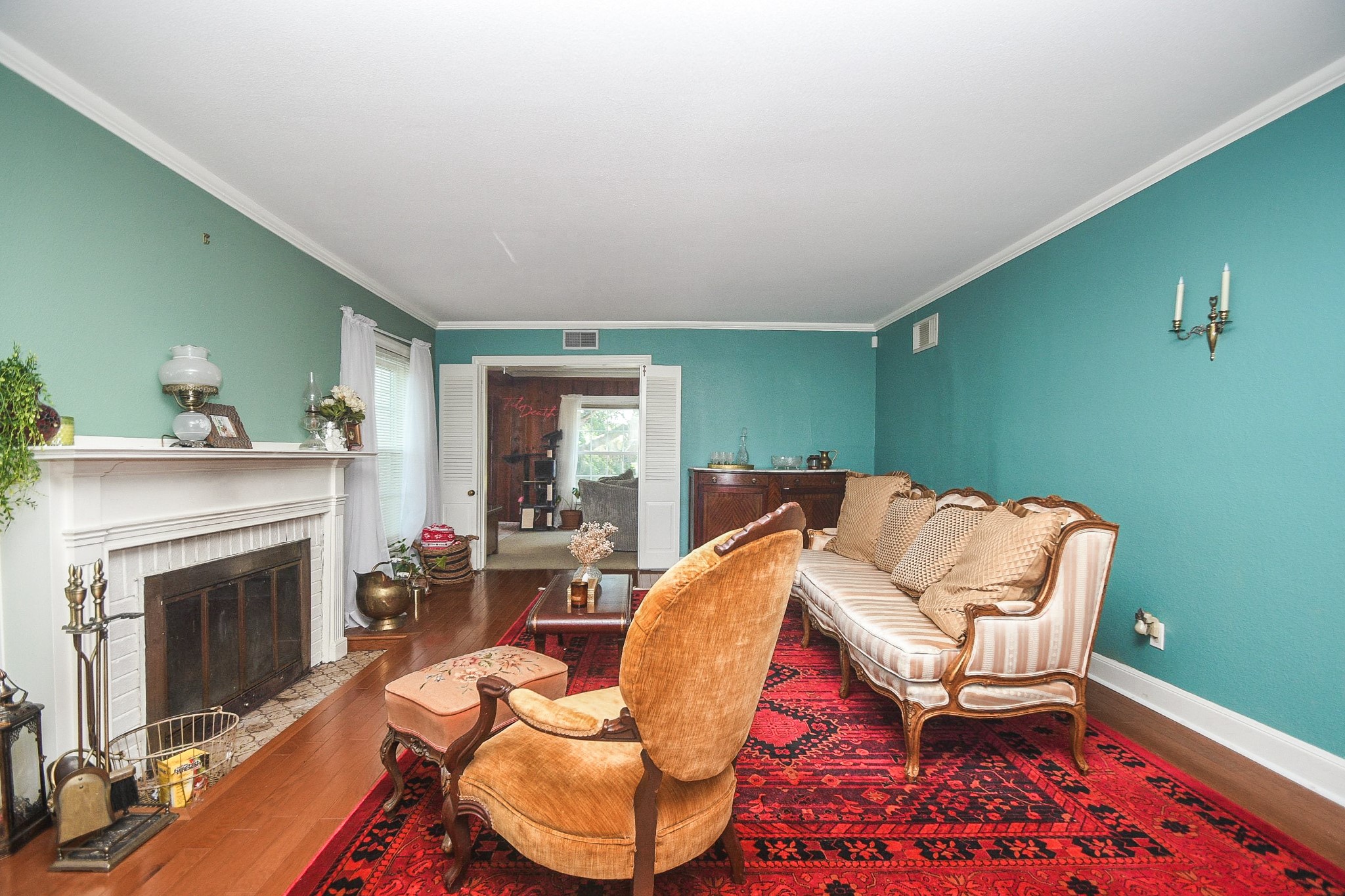 1118 E Cedar Street Property Photo 5
