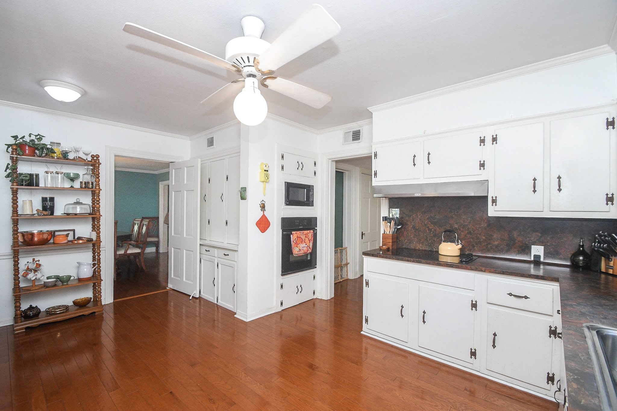 1118 E Cedar Street Property Photo 8