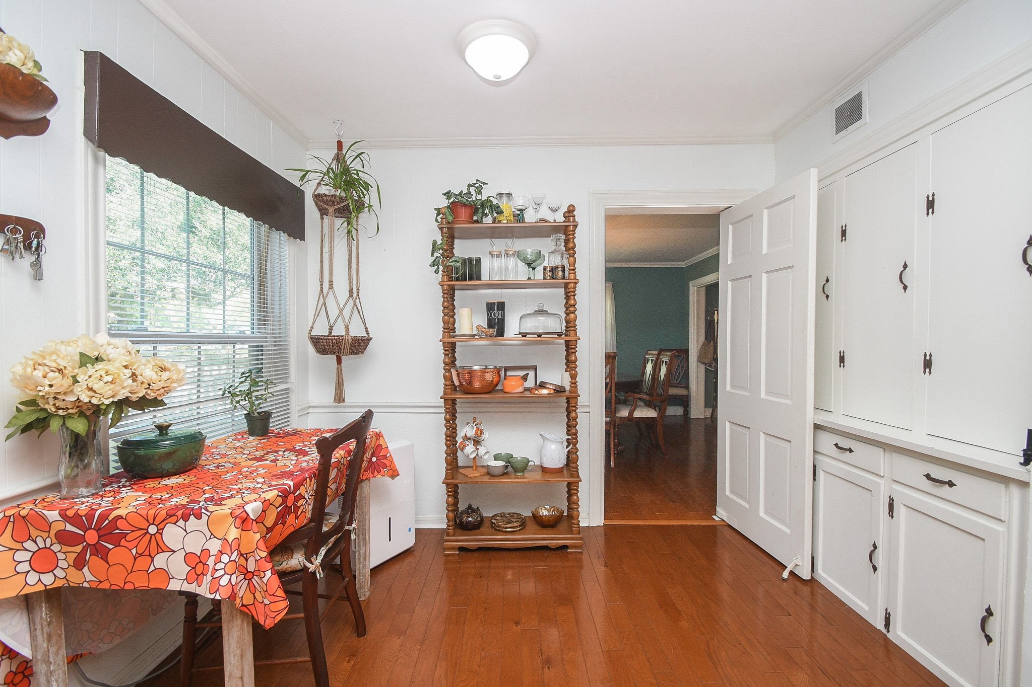 1118 E Cedar Street Property Photo 10