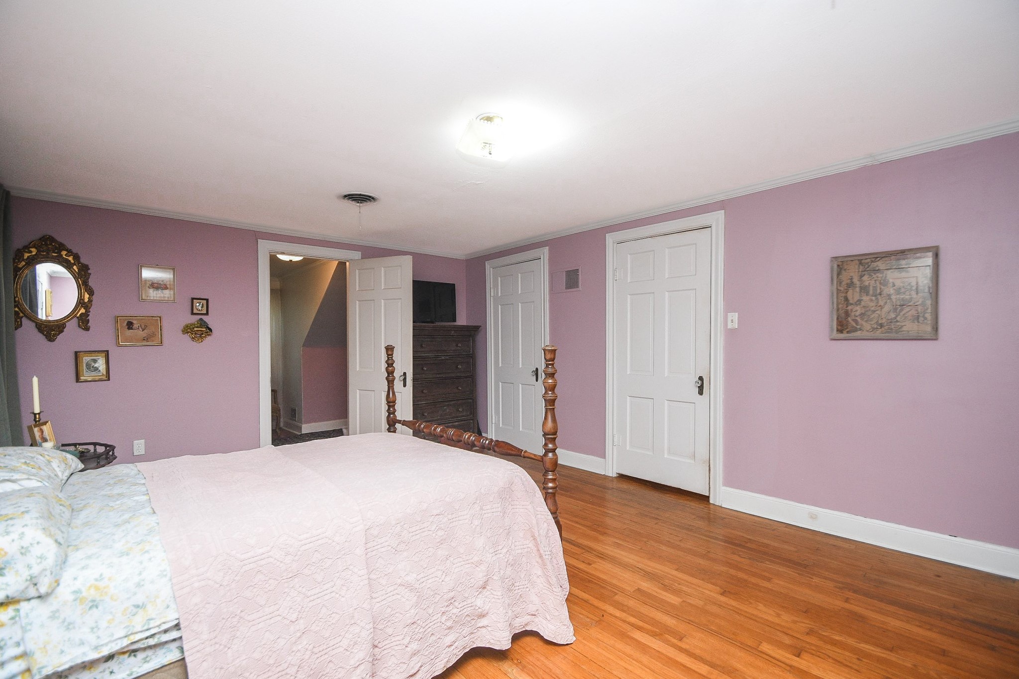 1118 E Cedar Street Property Photo 16