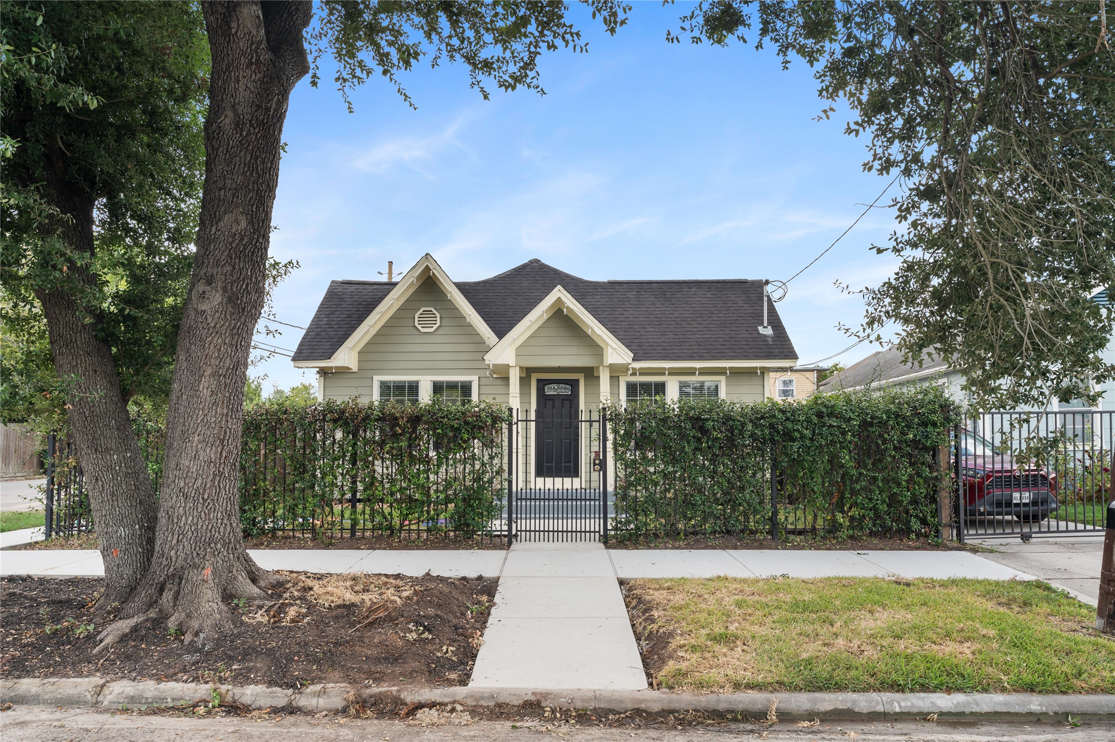 5256 Leeland Street Property Photo 1