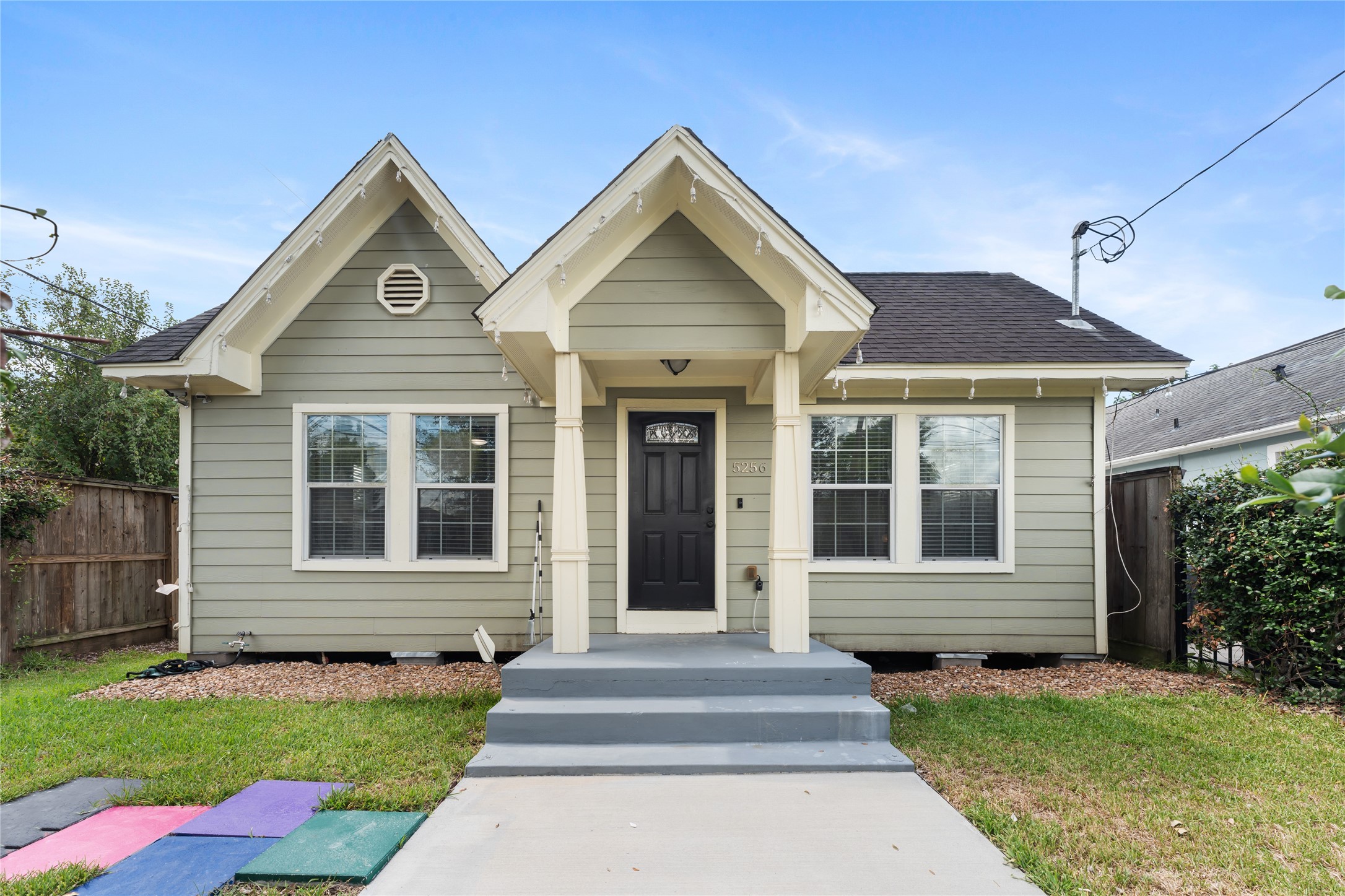 5256 Leeland Street Property Photo 2