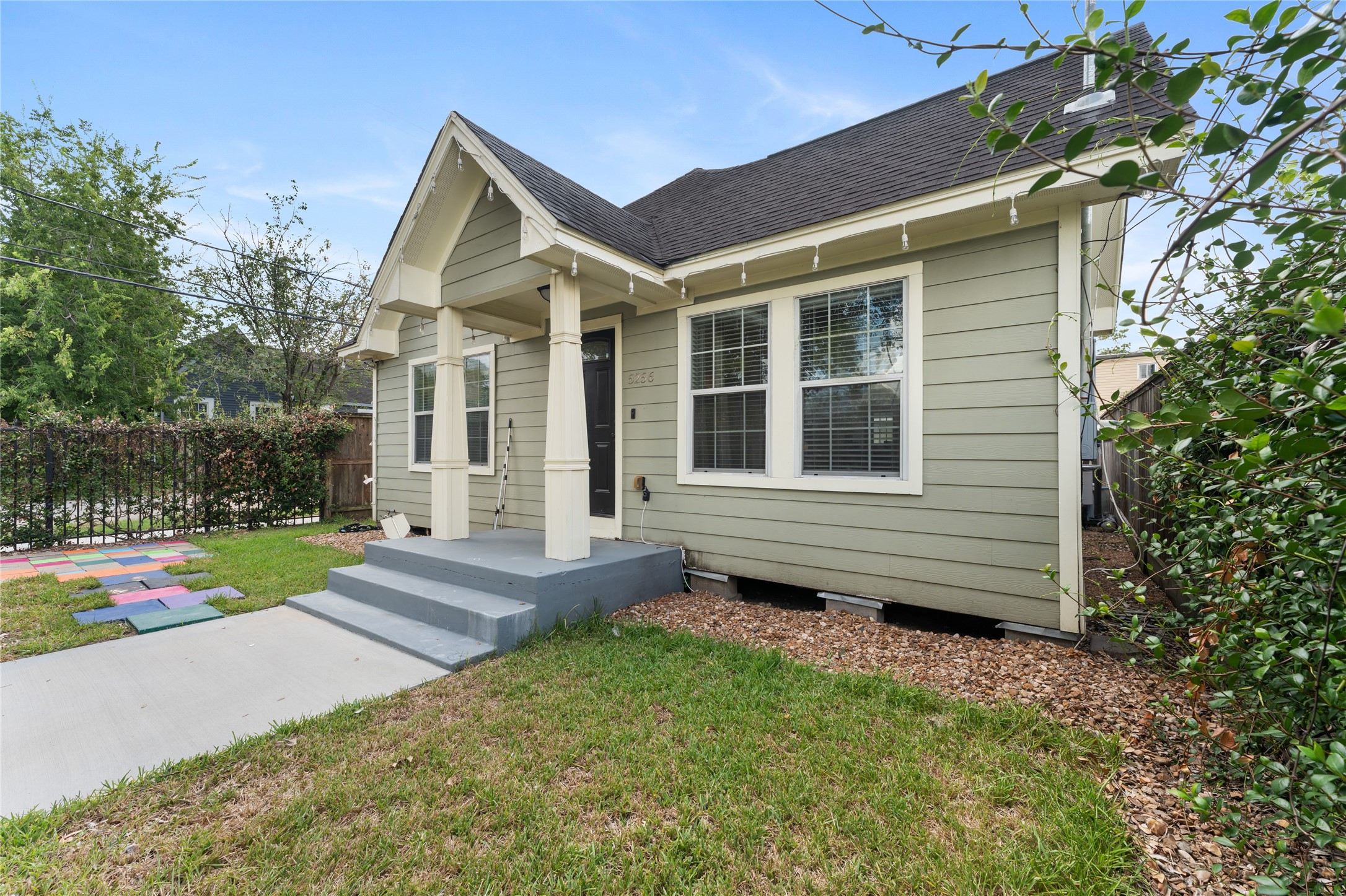 5256 Leeland Street Property Photo 4
