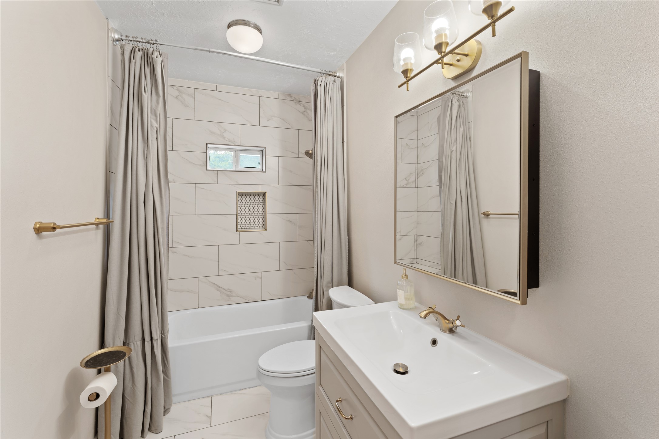 5256 Leeland Street Property Photo 15