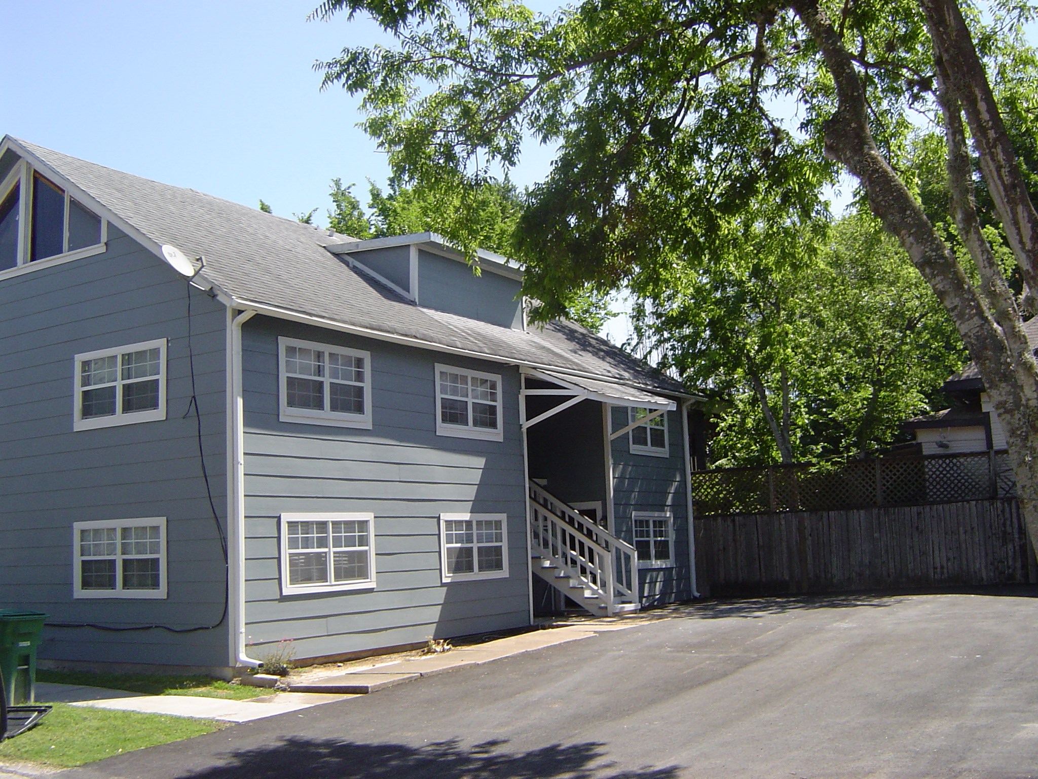 219 Stratford Street D Property Photo 1