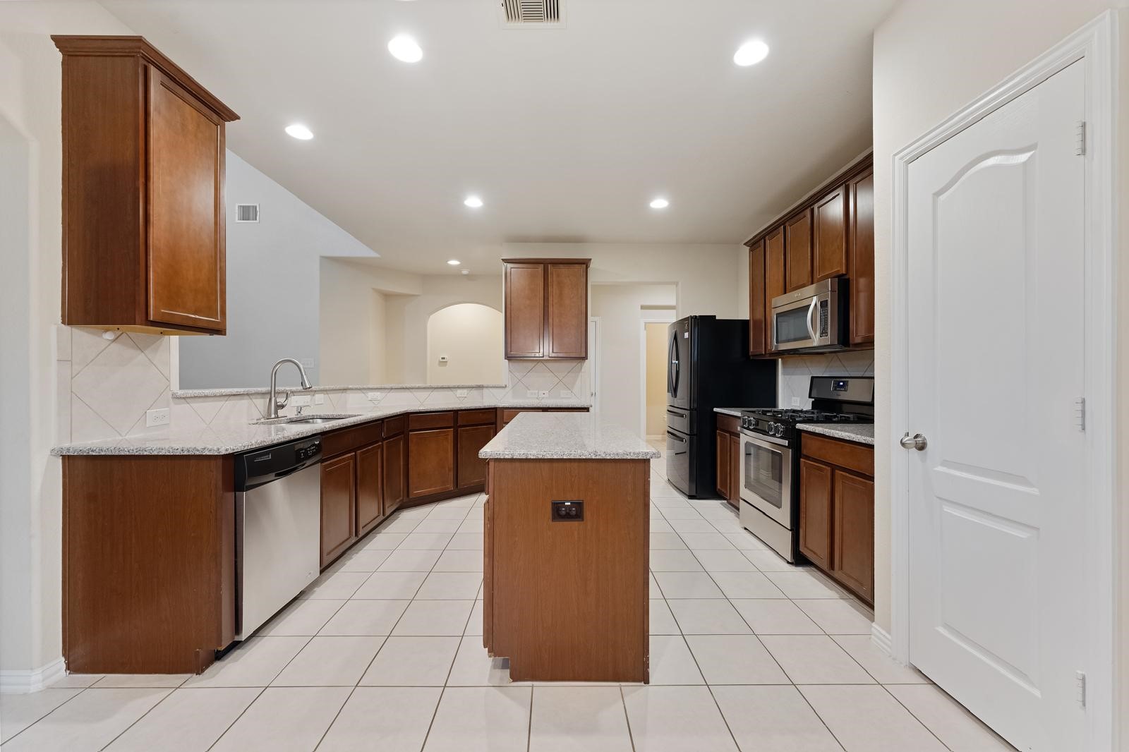 26116 Chivalry Court Property Photo 3