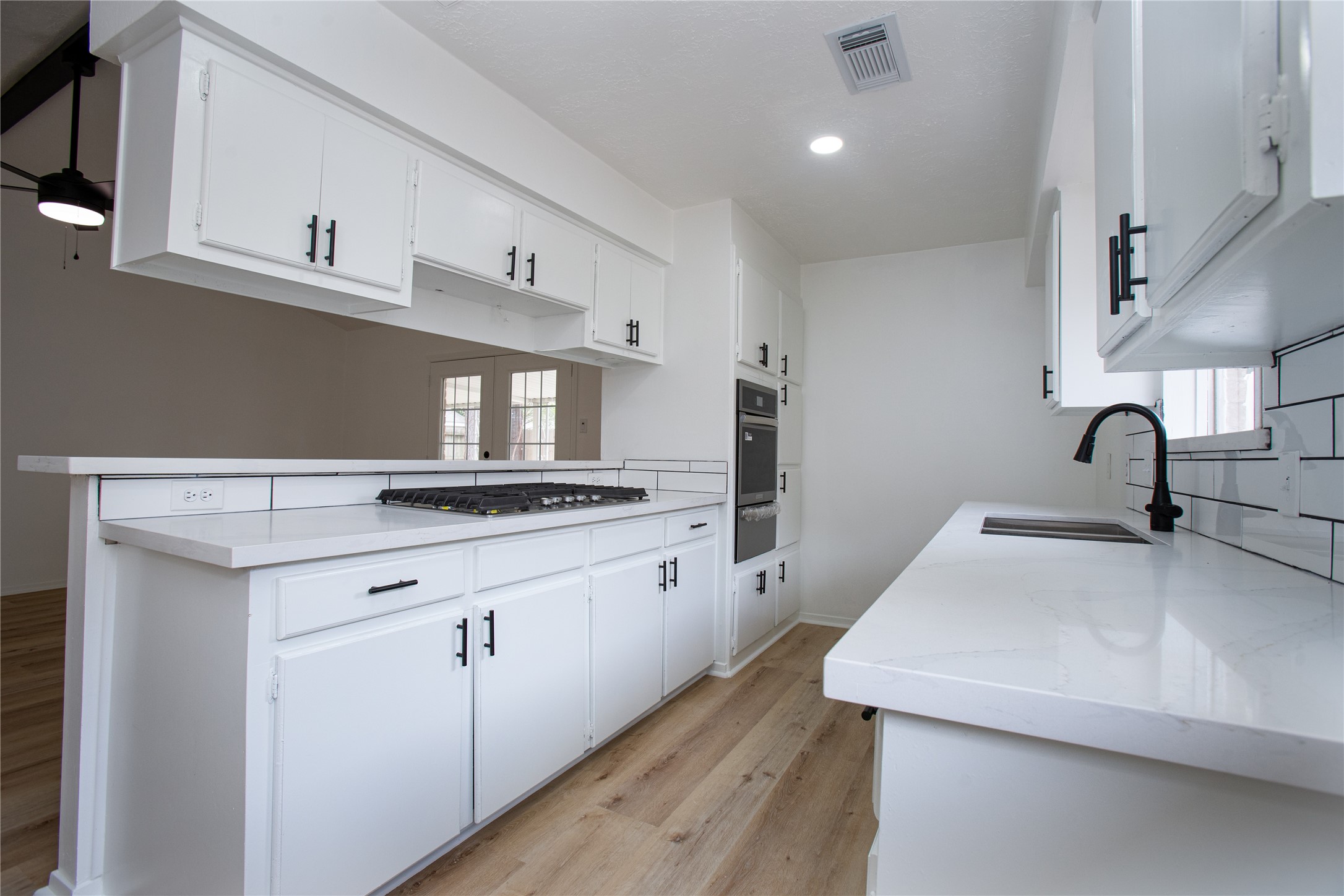 16131 Forest Way Drive Property Photo 4