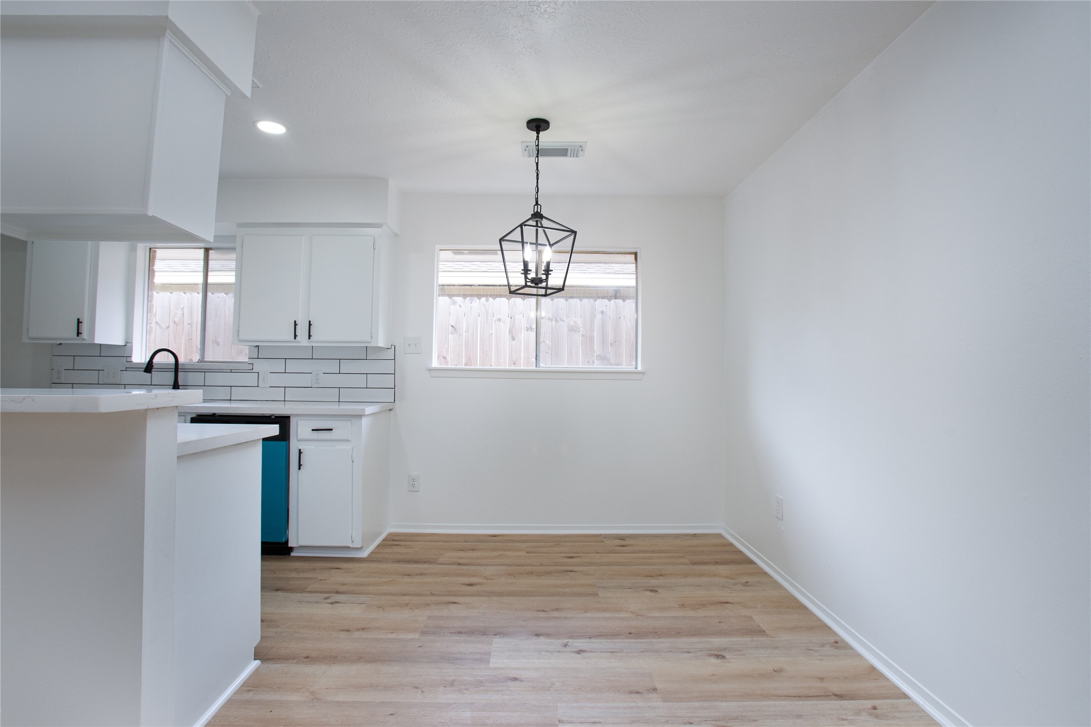 16131 Forest Way Drive Property Photo 6