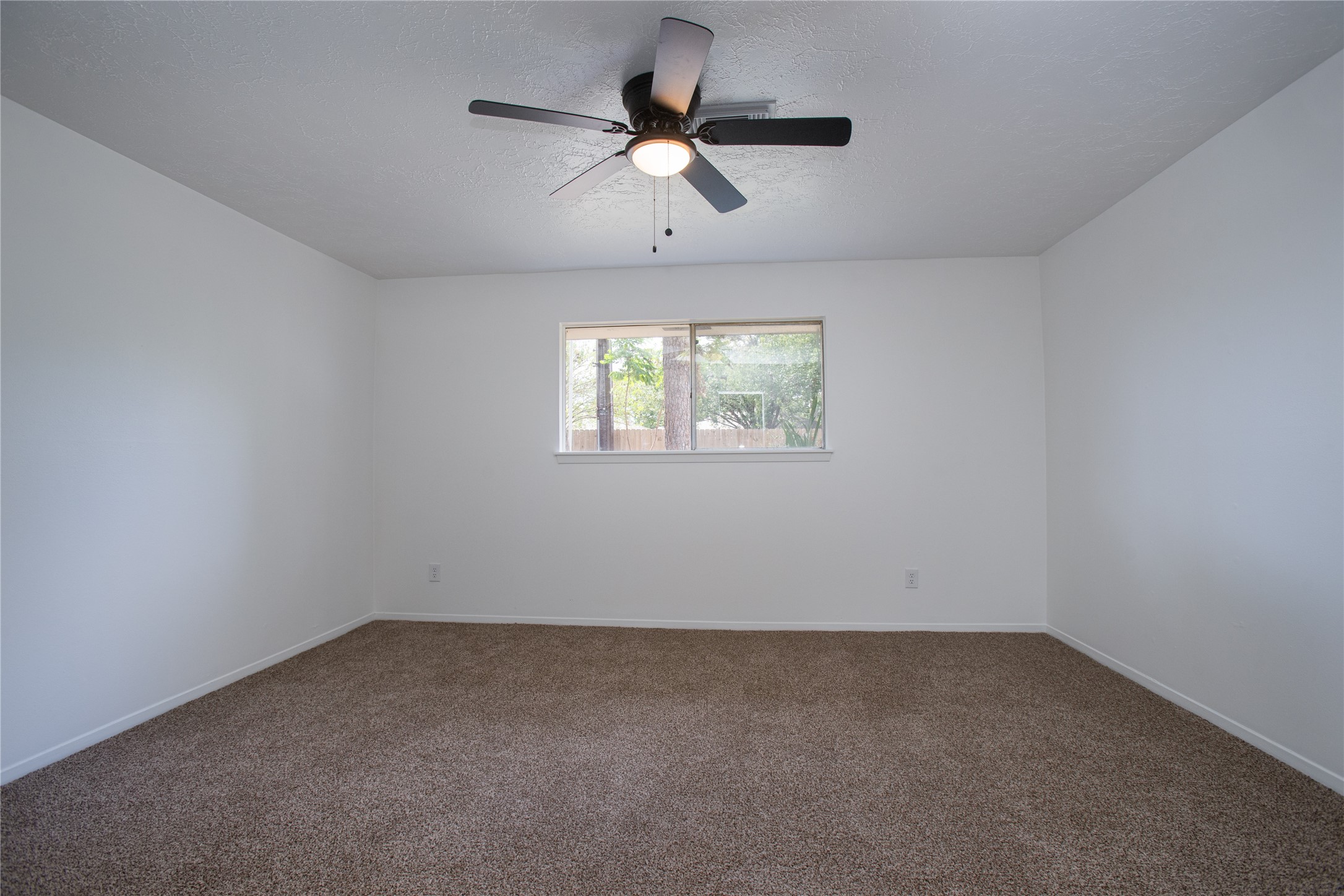 16131 Forest Way Drive Property Photo 7
