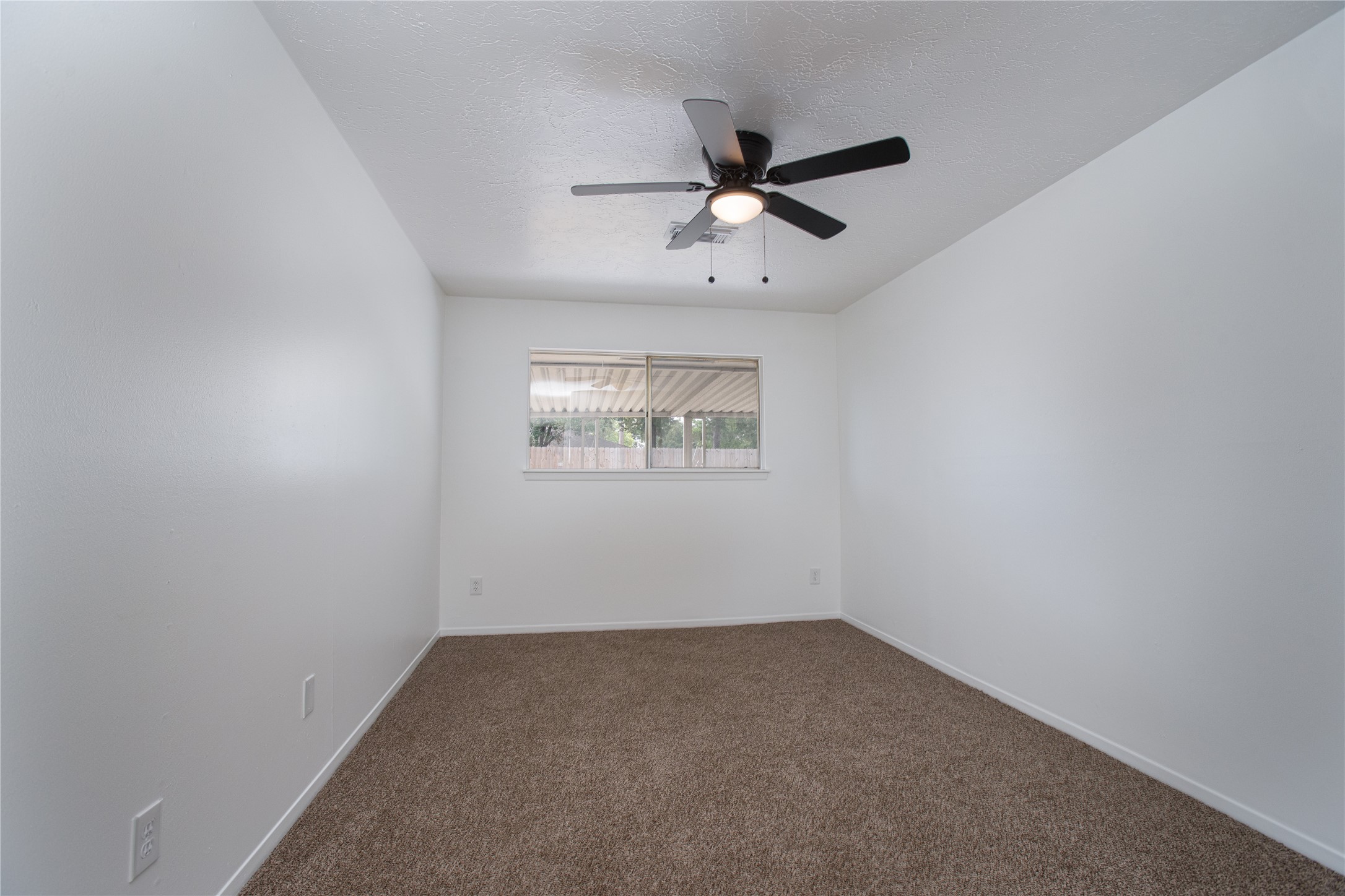 16131 Forest Way Drive Property Photo 10