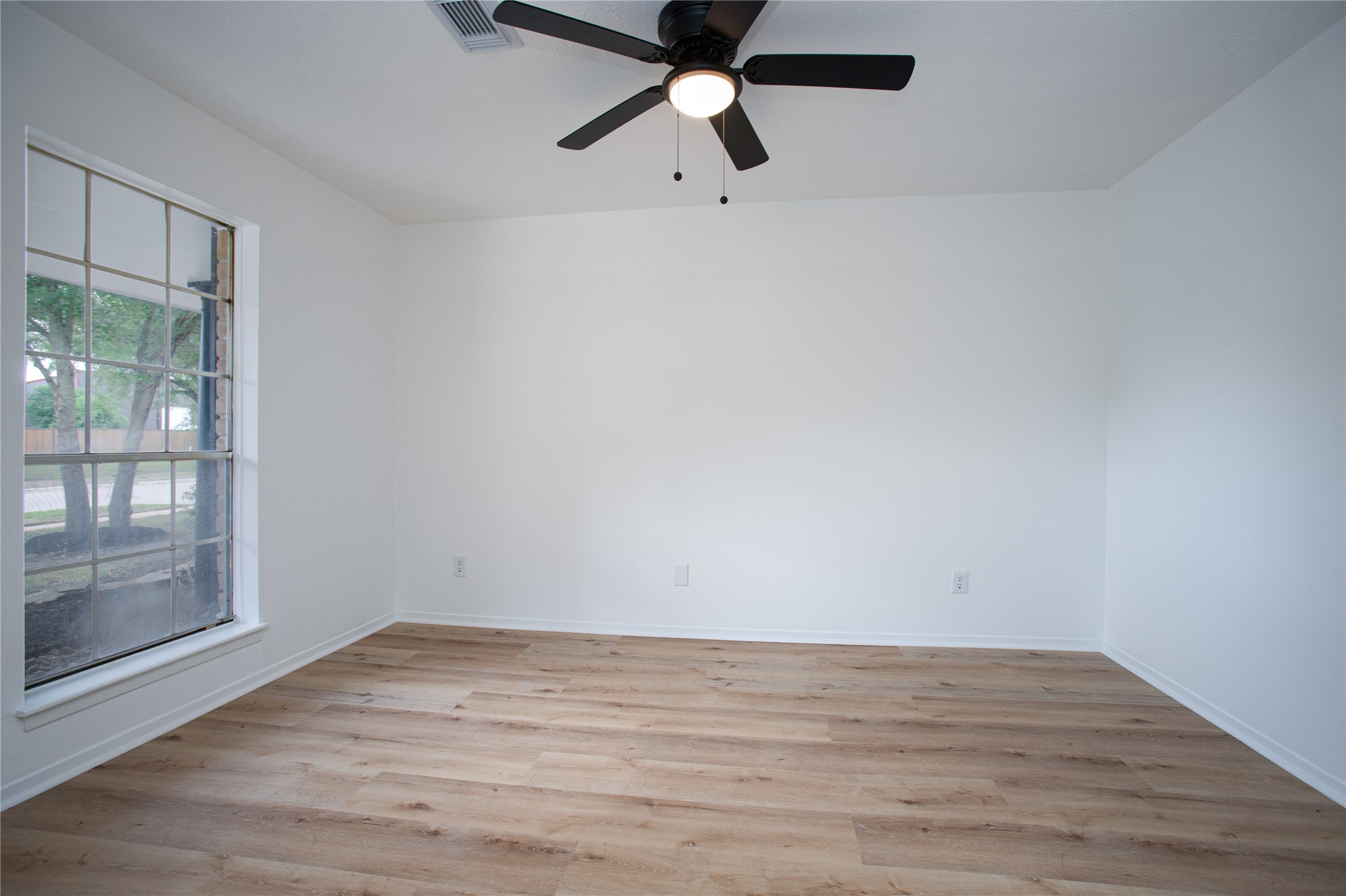 16131 Forest Way Drive Property Photo 14