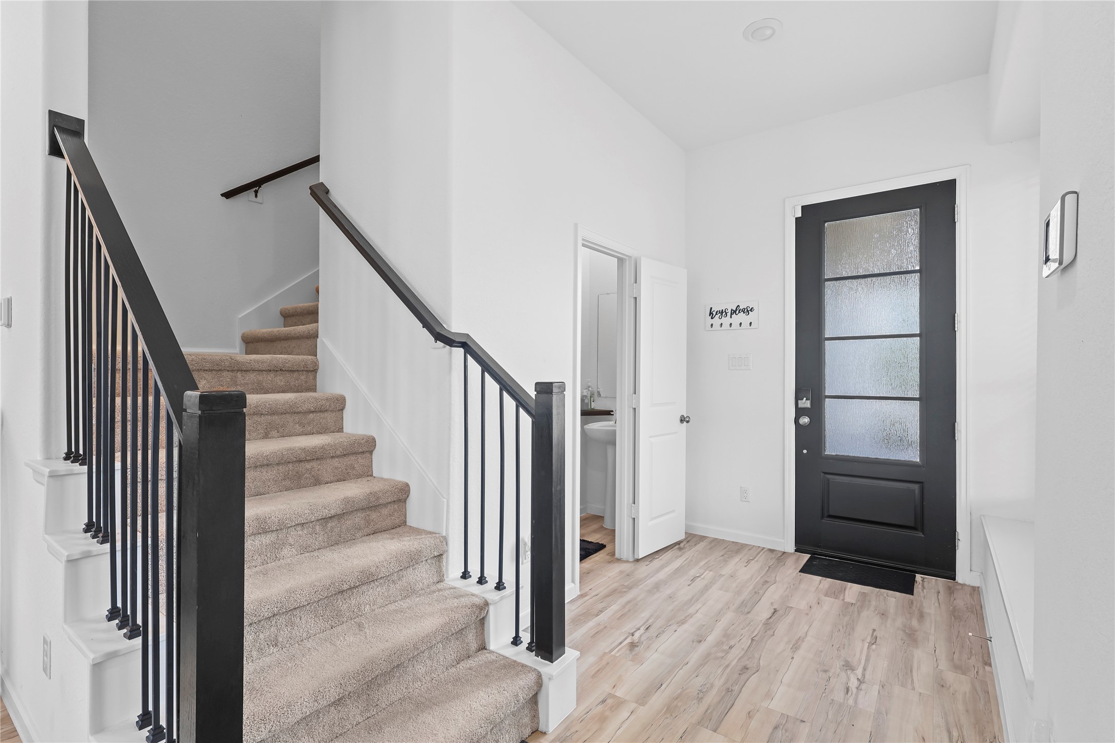 4050 Champlain Way Property Photo 3