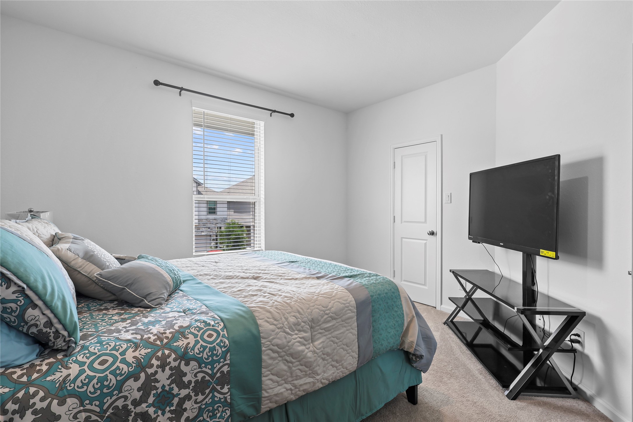 4050 Champlain Way Property Photo 15
