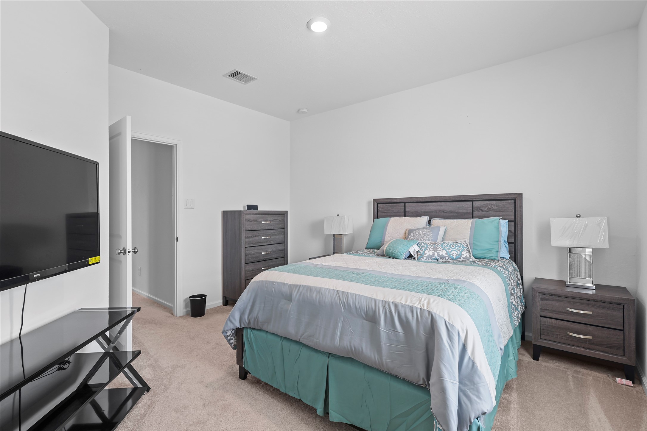 4050 Champlain Way Property Photo 16