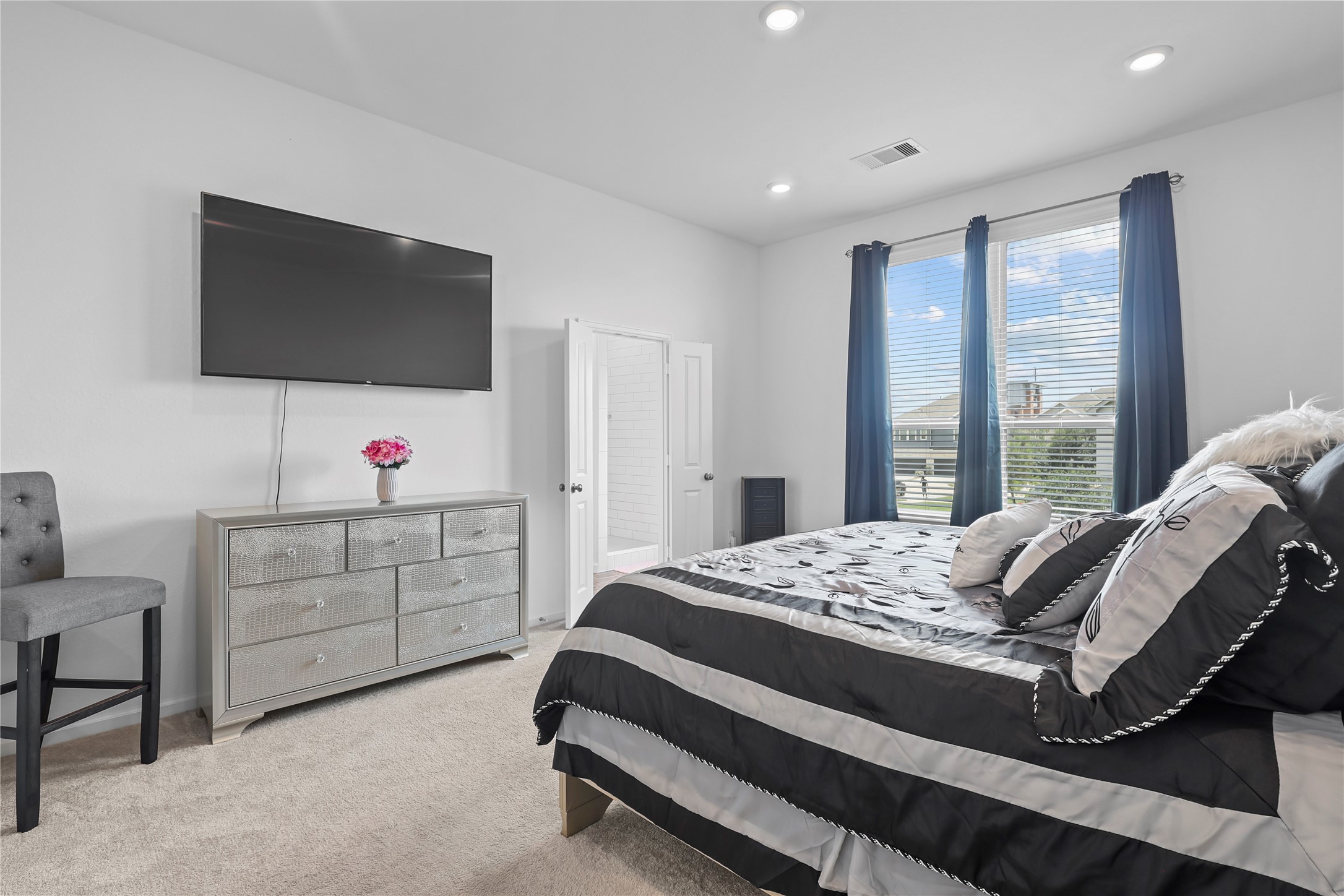 4050 Champlain Way Property Photo 18