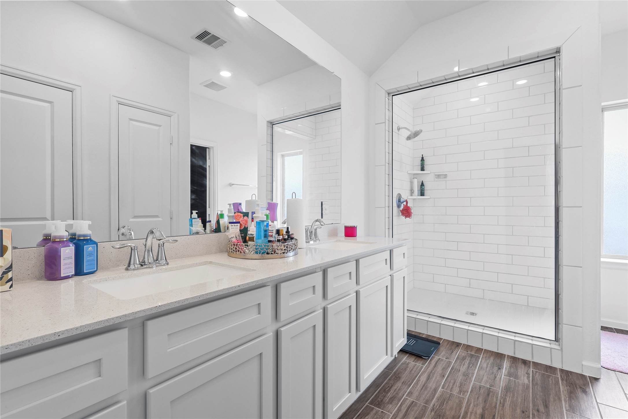 4050 Champlain Way Property Photo 19