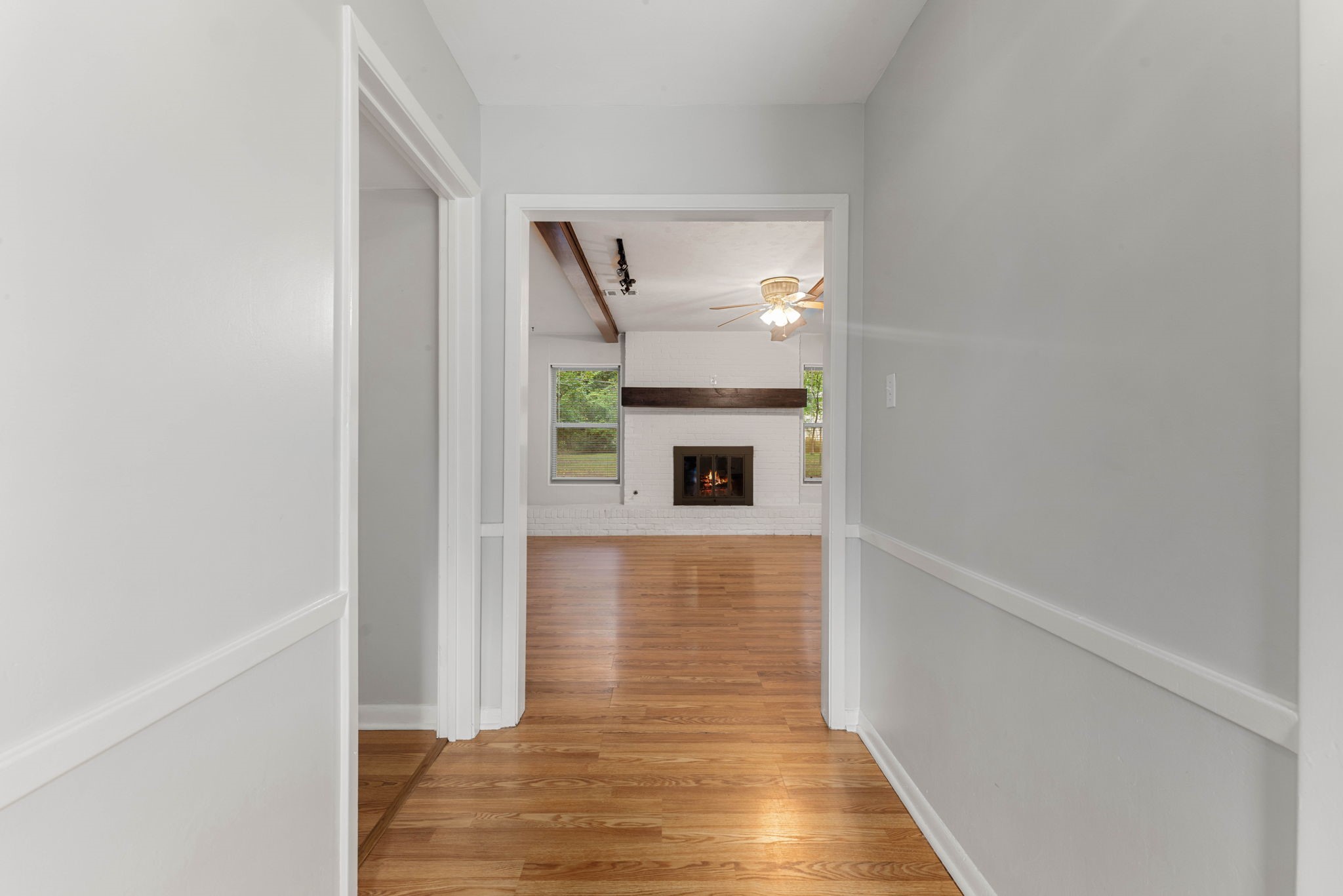 26215 Oakhurst Drive Property Photo 4