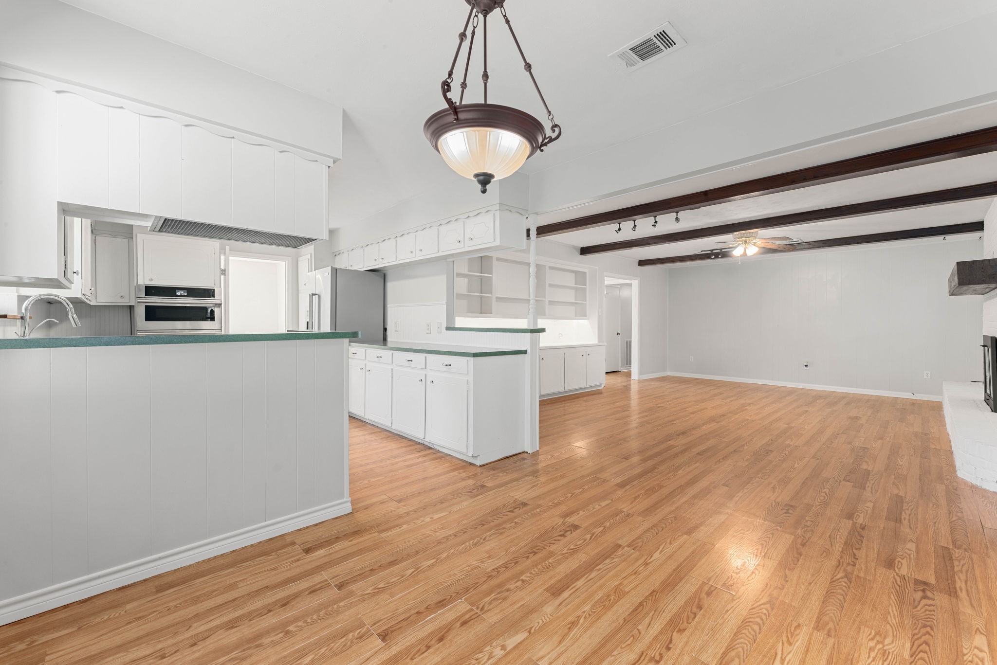 26215 Oakhurst Drive Property Photo 10