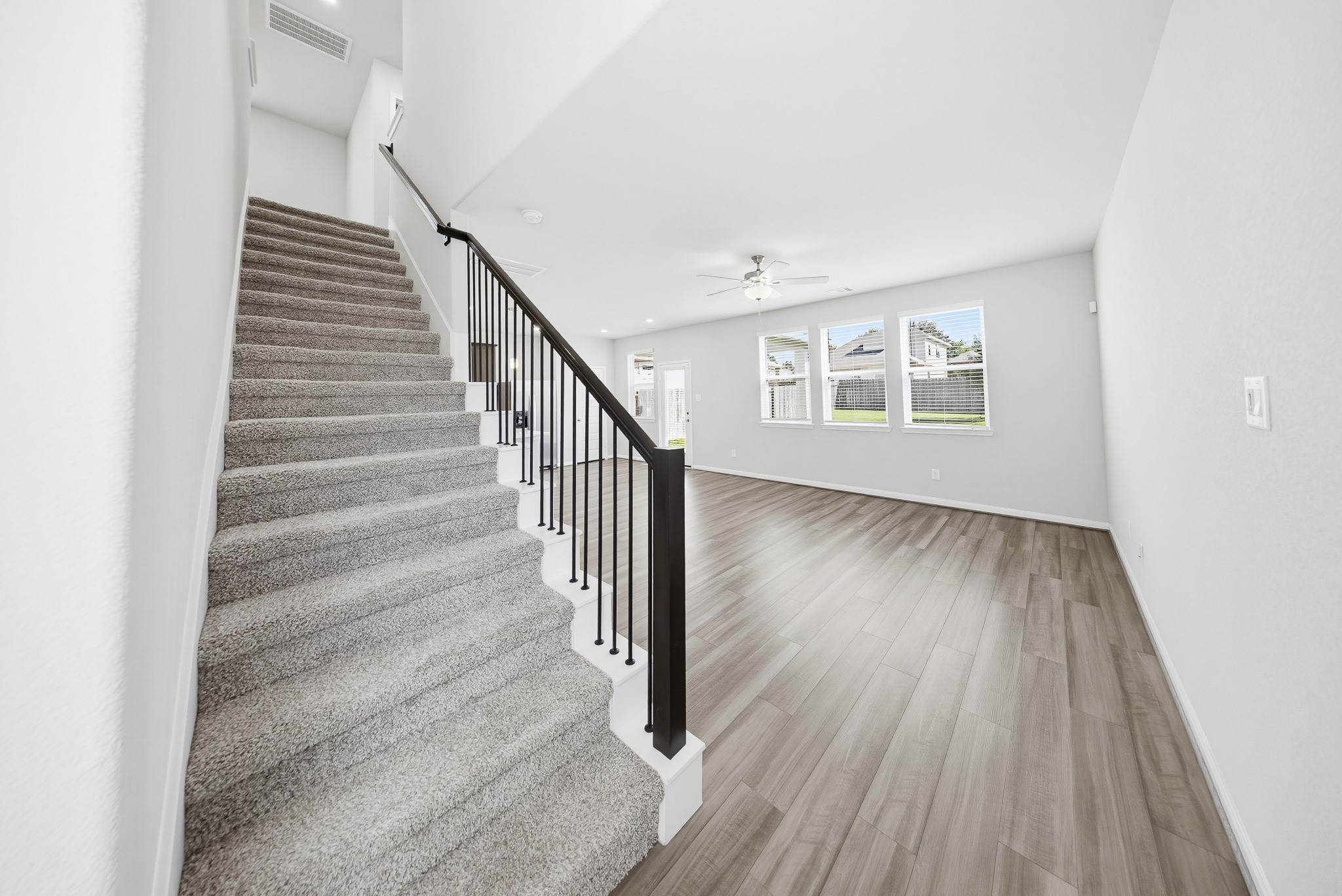 18560 Meadow Point Lane Property Photo 3