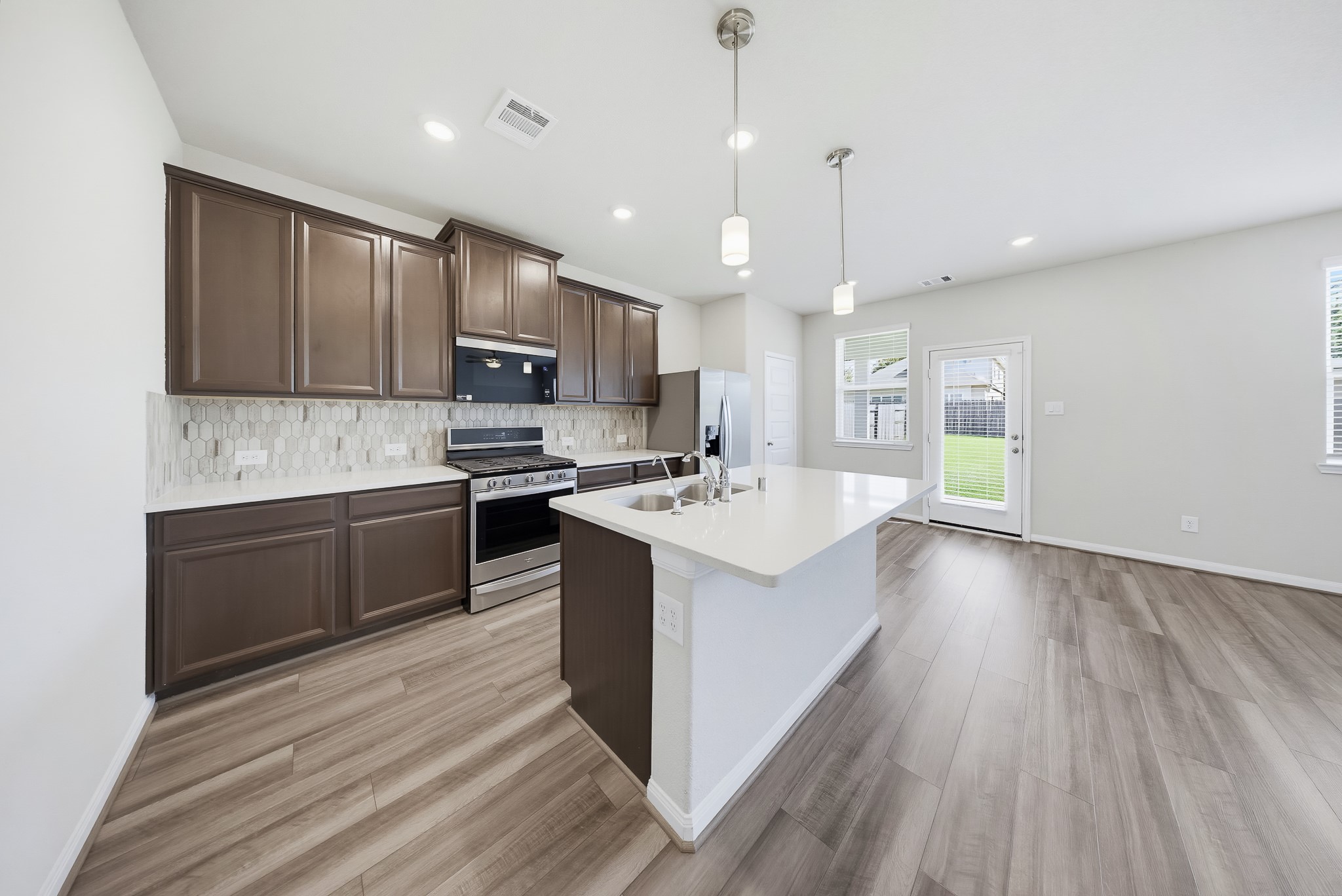 18560 Meadow Point Lane Property Photo 7