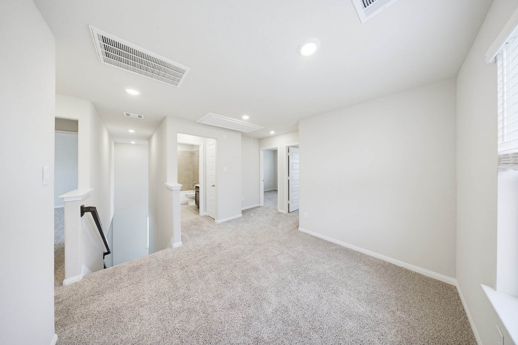 18560 Meadow Point Lane Property Photo 8