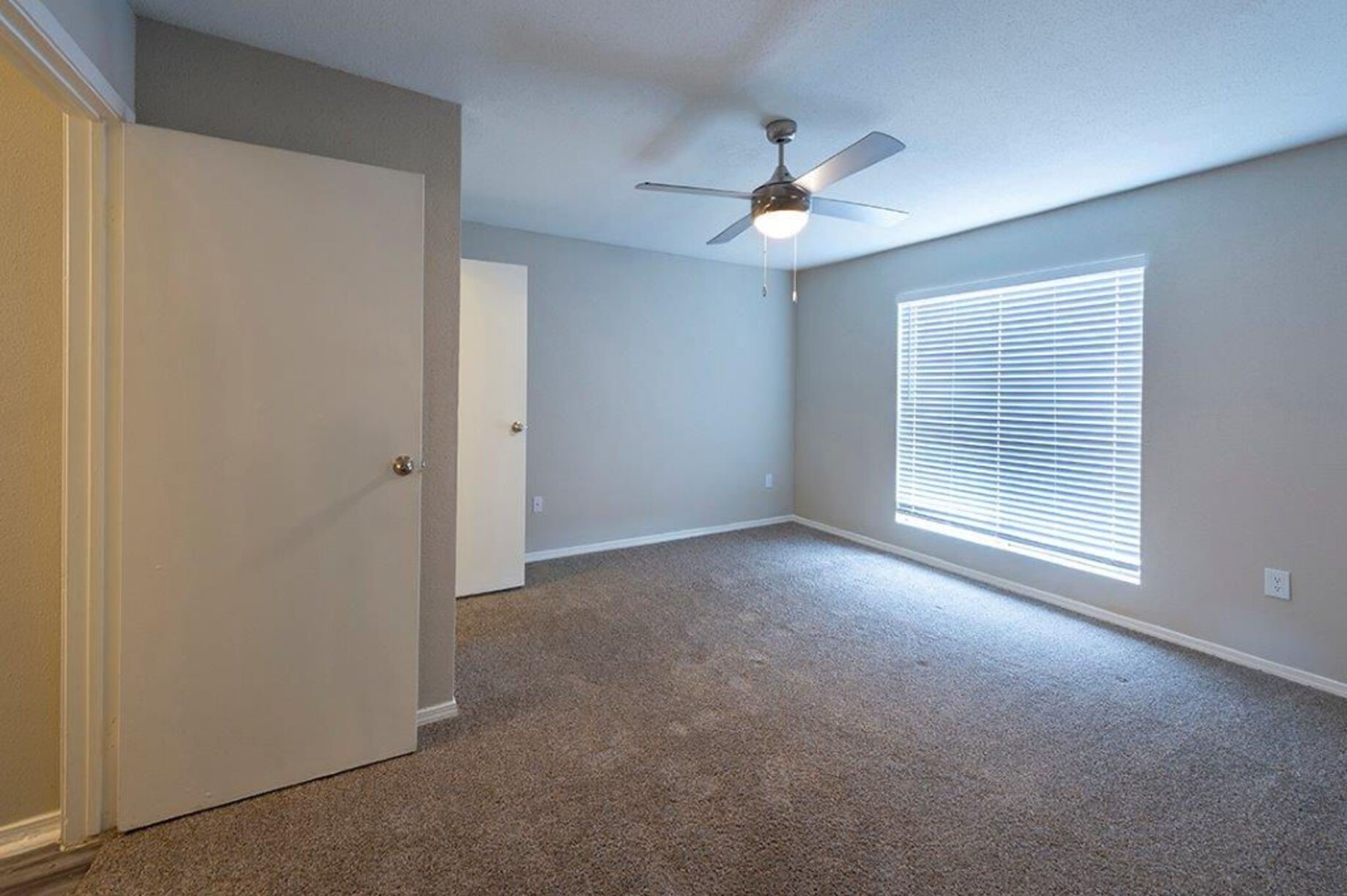 15603 Gulf Freeway 1204 Property Photo 8