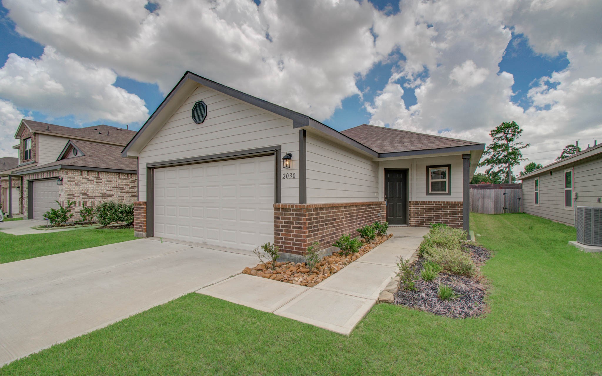 2030 Brixham Bluff Lane Property Photo 1